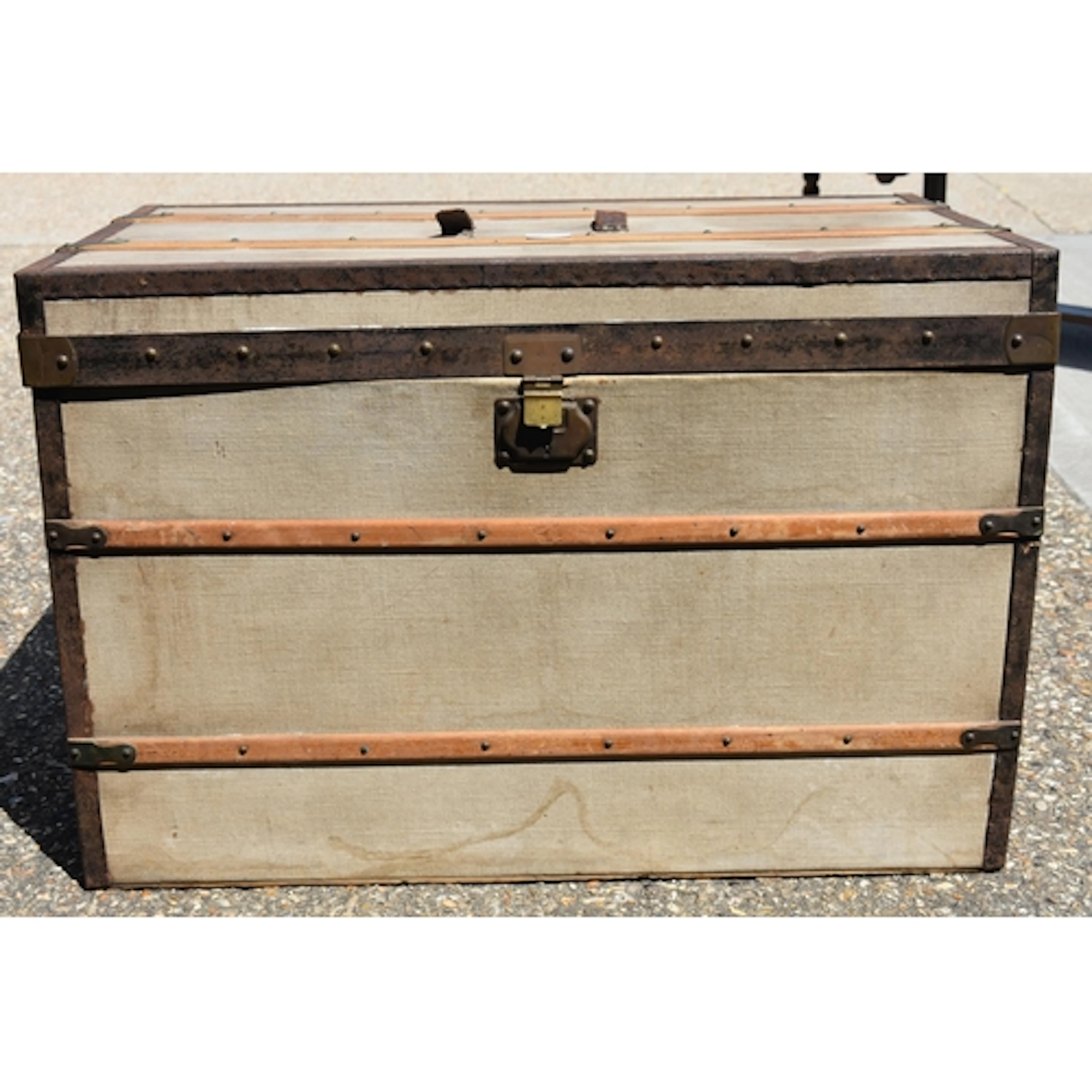A FRENCH GOYARD TRUNK 54 x 80 x 47cm