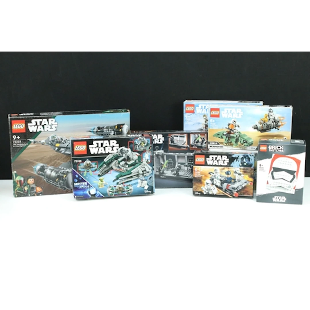 Lego - Nine boxed Lego Star Wars sets to include 75325 The M...