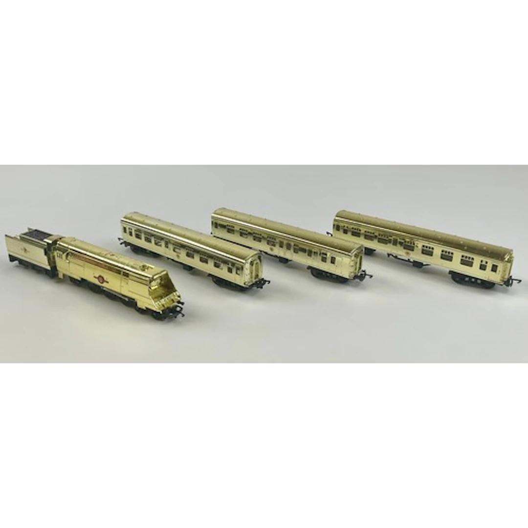 A Tri-ang for Kays T43 gold "Sunshine Set", comprising gold ...