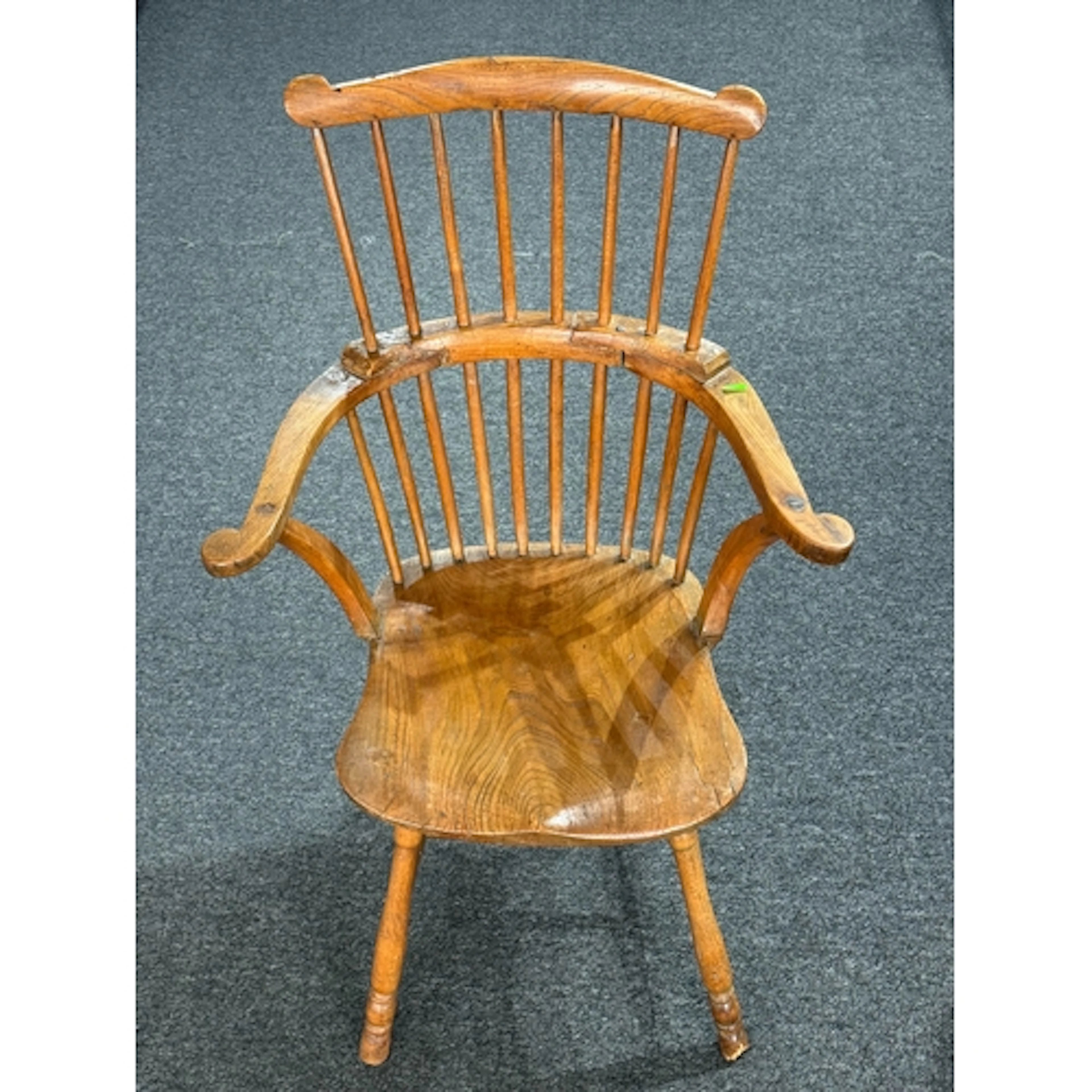 Furniture: Furniture: Oak comb-back Windsor armchair late 1...