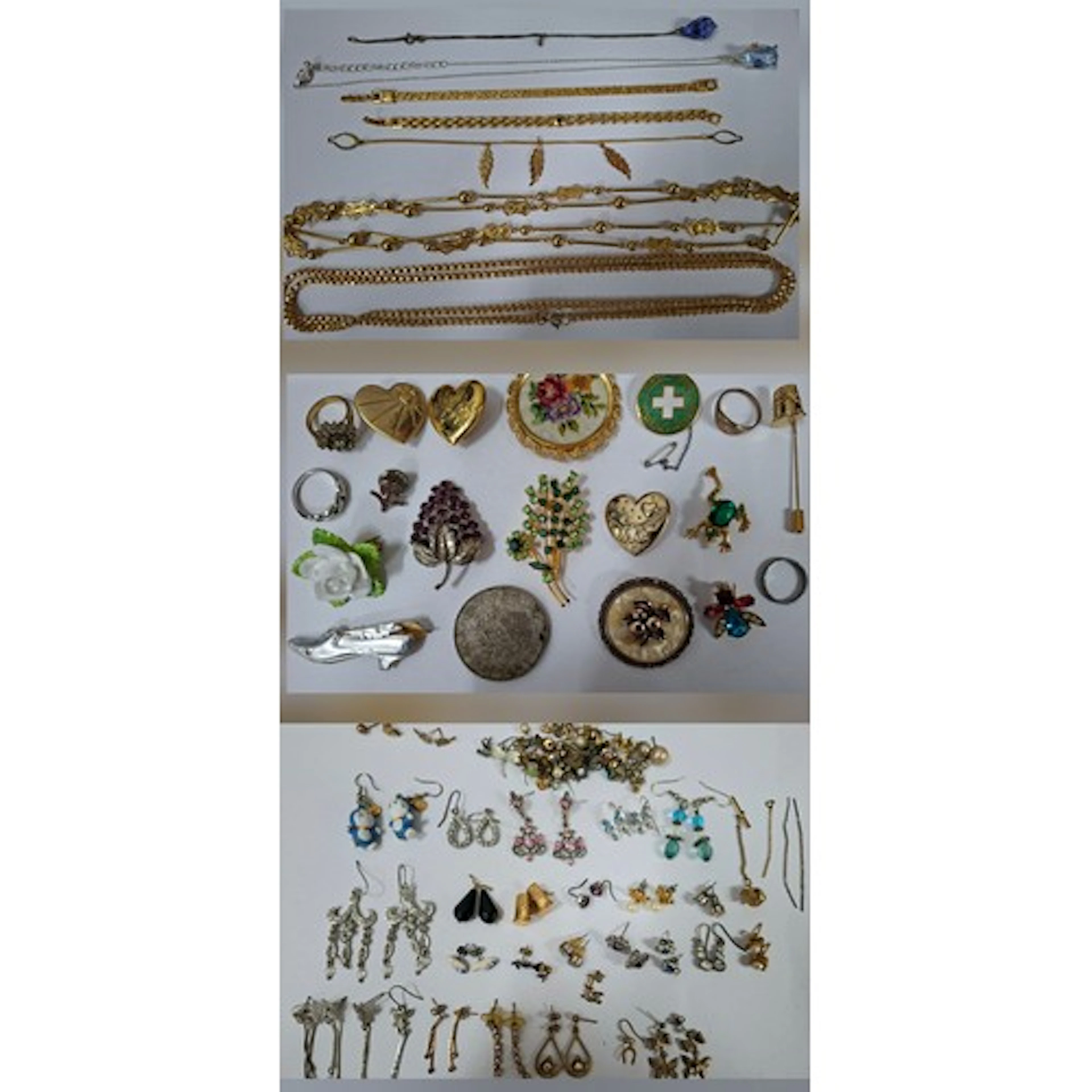 A quantity of costume jewellery and small collectables to i...