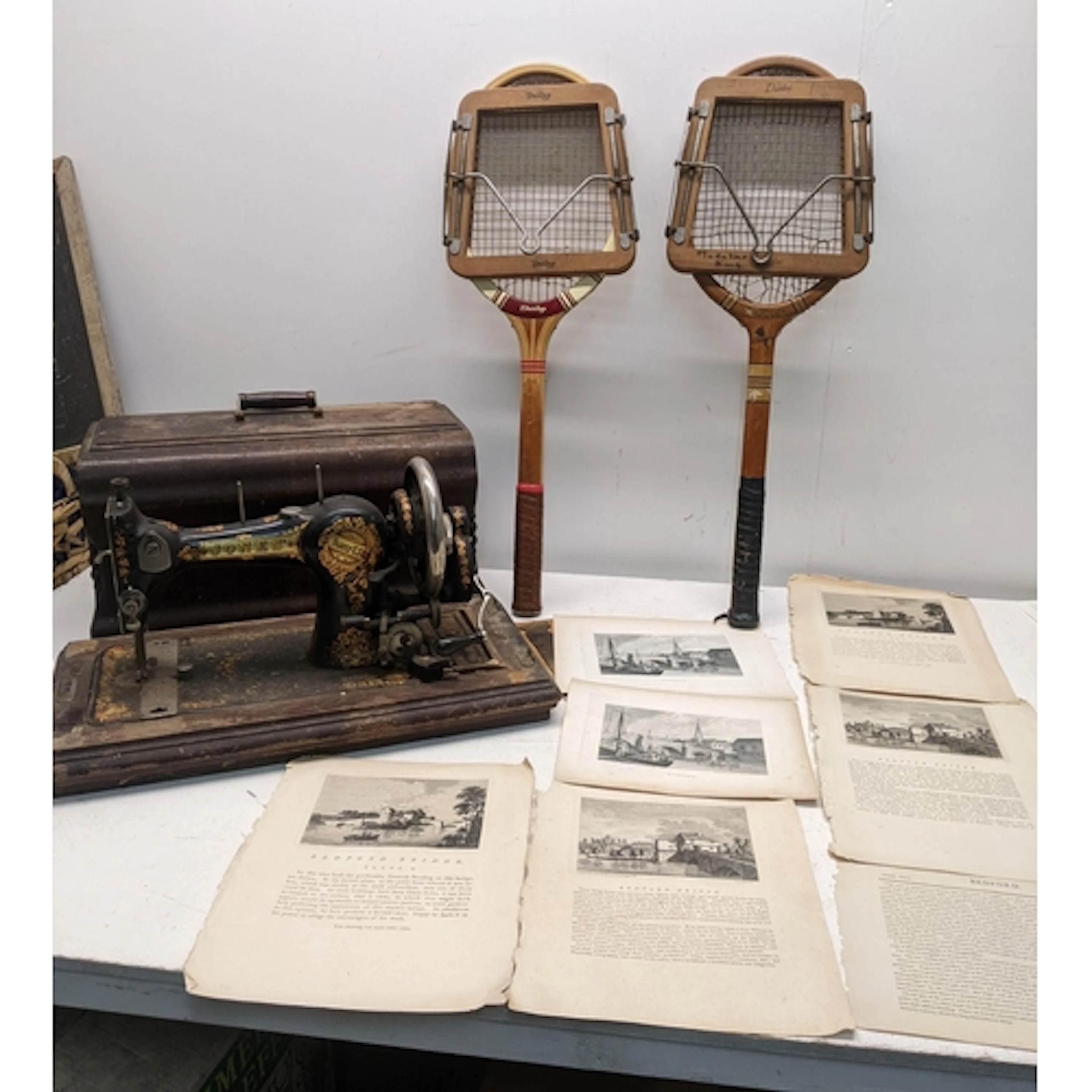 A mixed lot to include a wooden cased Jones Family CS 'Queen...