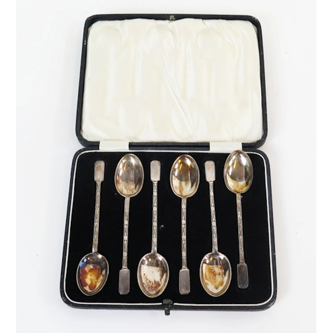 A set of six George V silver coffee spoons, maker Mappin & ...