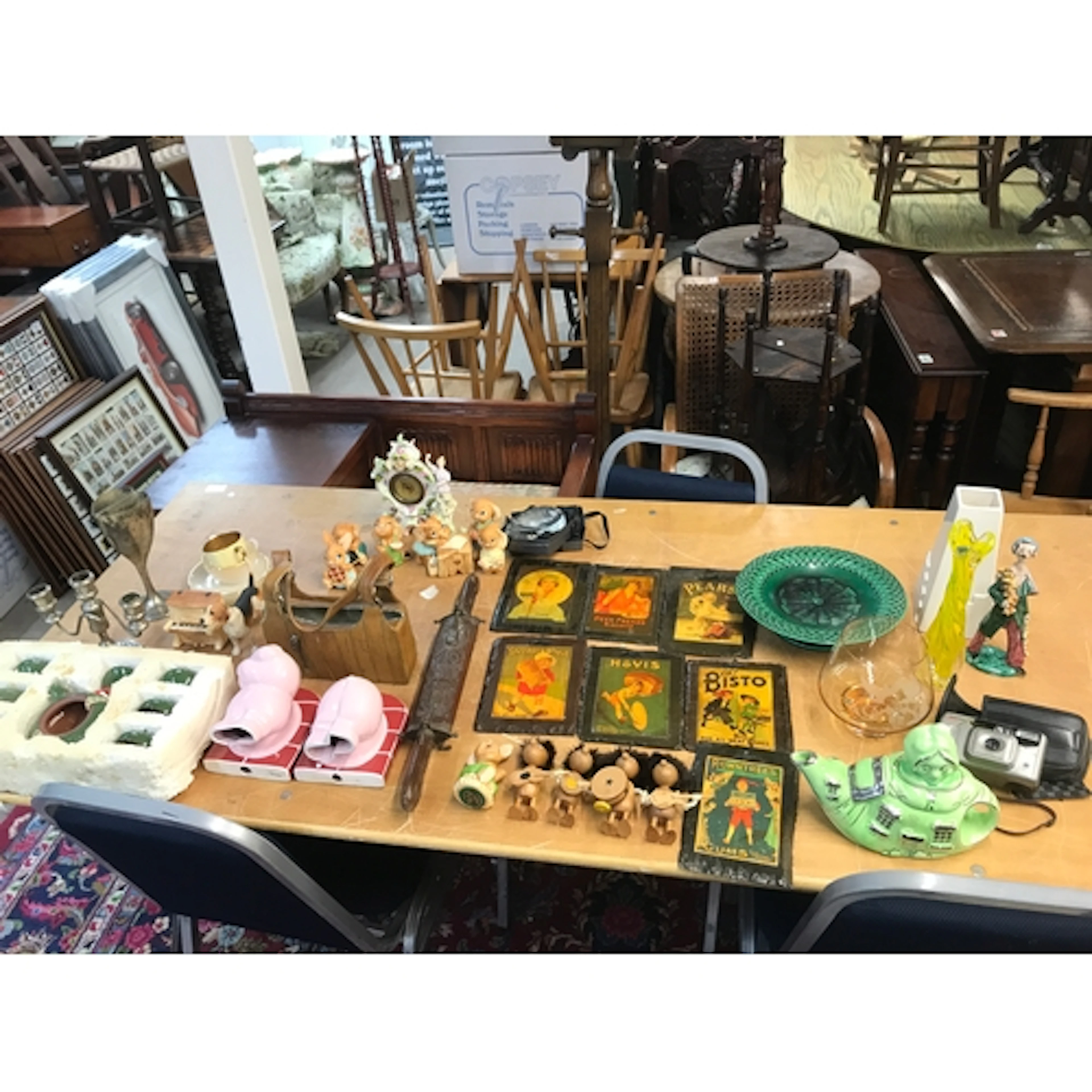 A Collection of assorted items including Pendelfin figures, ...