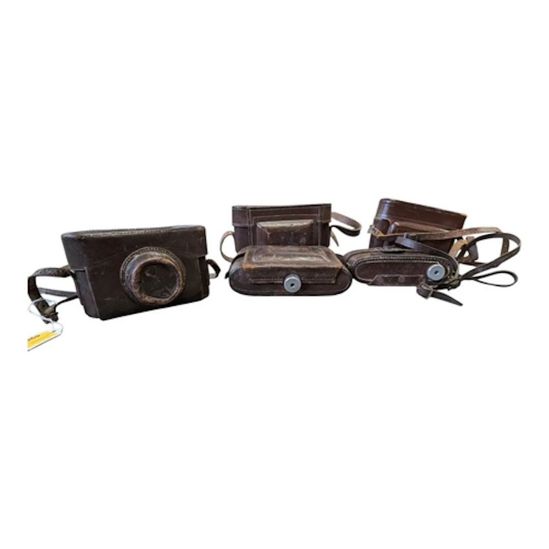 Collection of vintage 20th century cameras. Including Perfex...