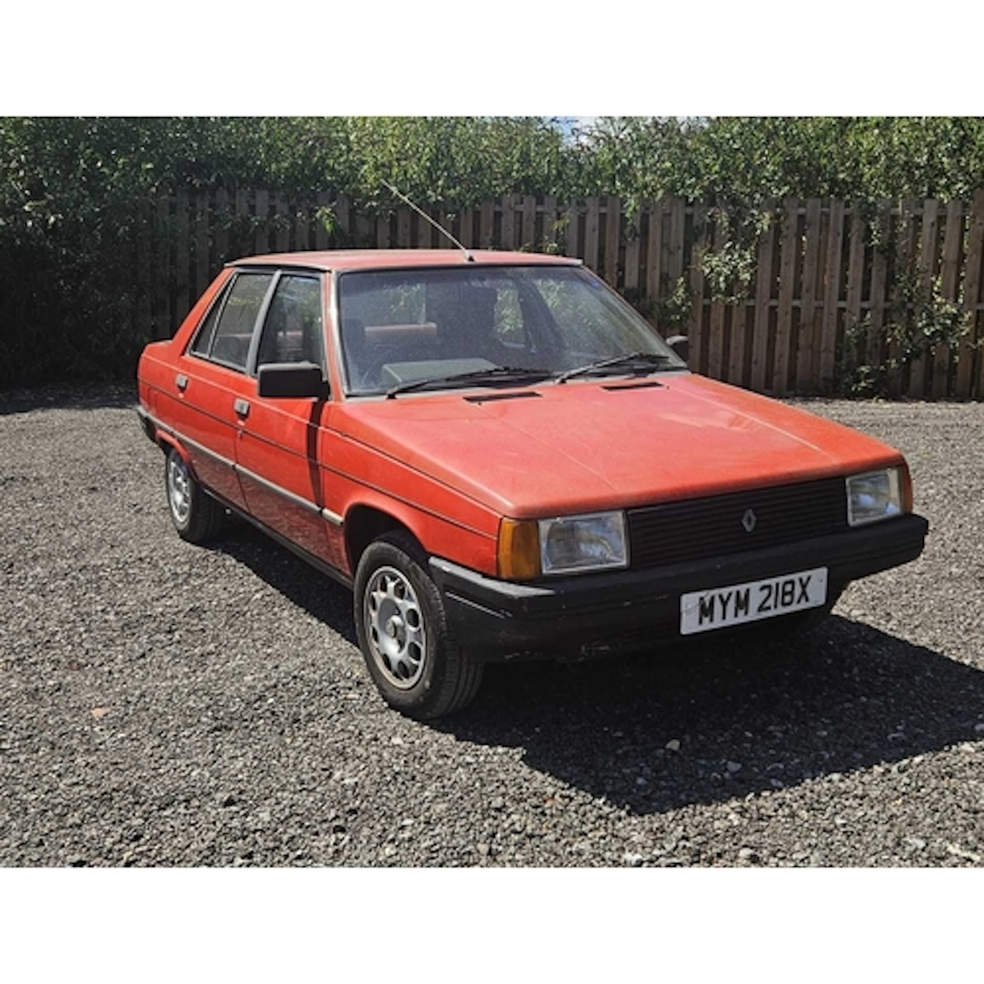 MYM 218X - Renault 9 GTL, in red. First registered in July 1...