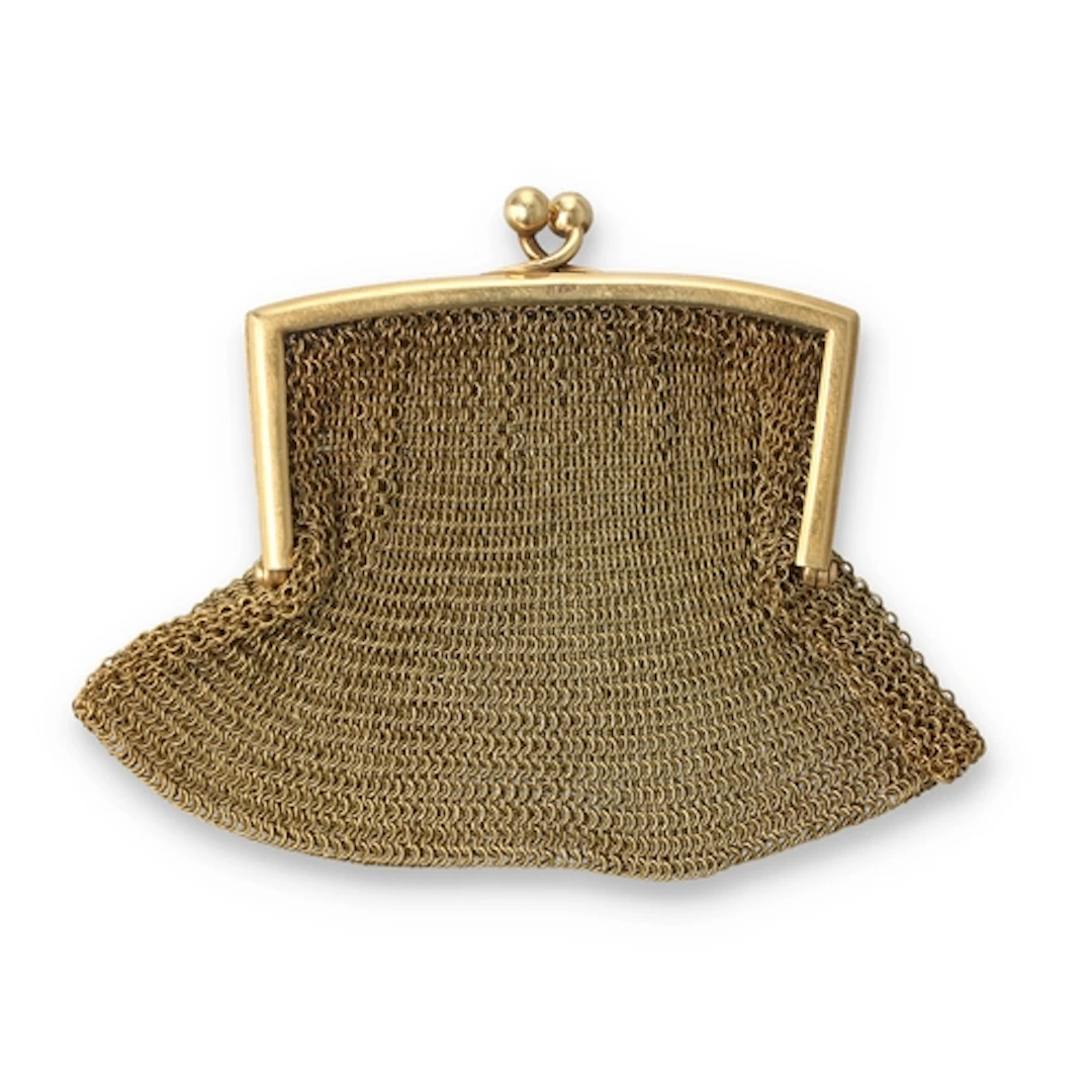 AN 18CT GOLD LADIES EVENING COIN PURSE Weight: 60gms...