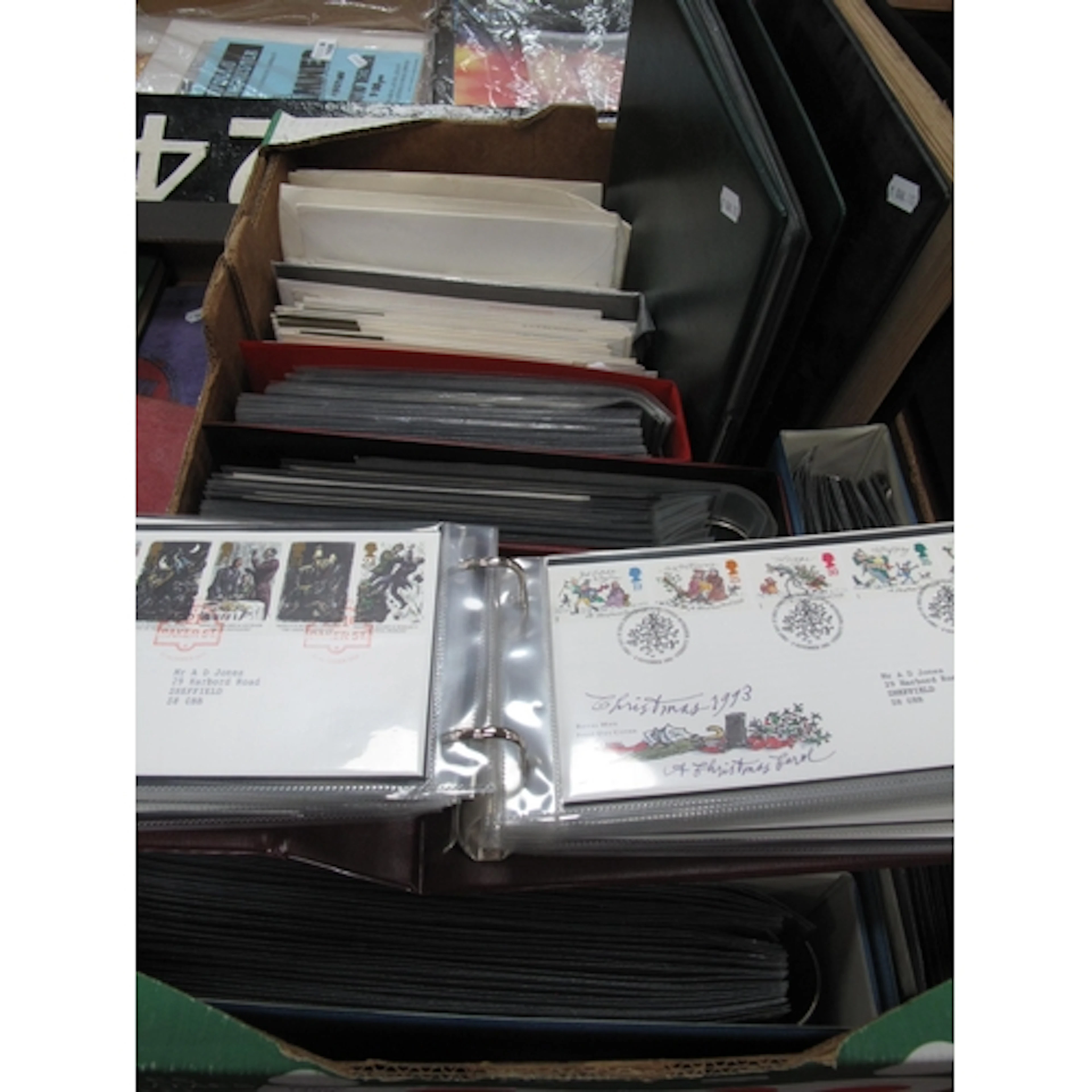 Stamps; A collection of around 600 G.B. first day covers, ra...