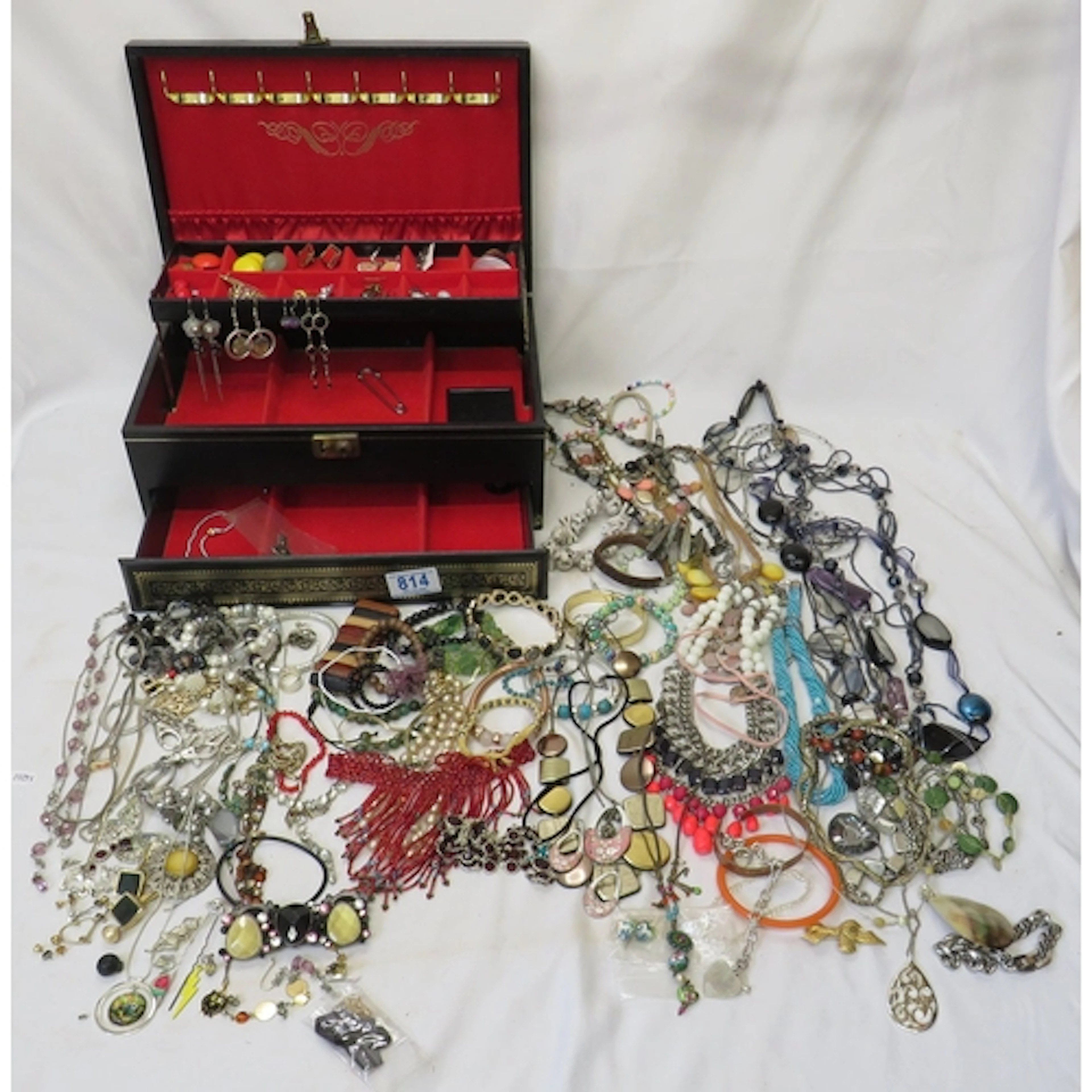 Black Vinyl Vintage Jewellery Box with some contents, vintag...