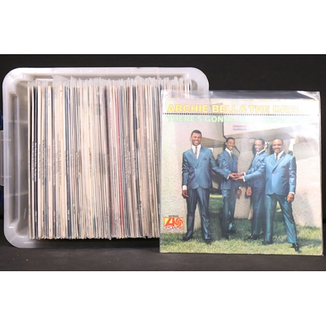 Vinyl - Over 80 Soul LPs featuring many Motown and US pressi...