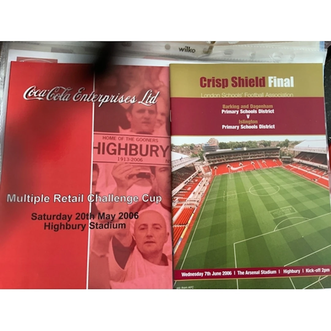 Arsenal Last Season 2005 - 2006 Complete Home Football Progr...