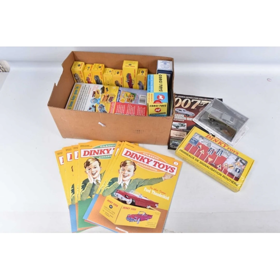 A COLLECTION OF BOXED DINKY ALTAS/DeAGOSTINI SERIES, to incl...