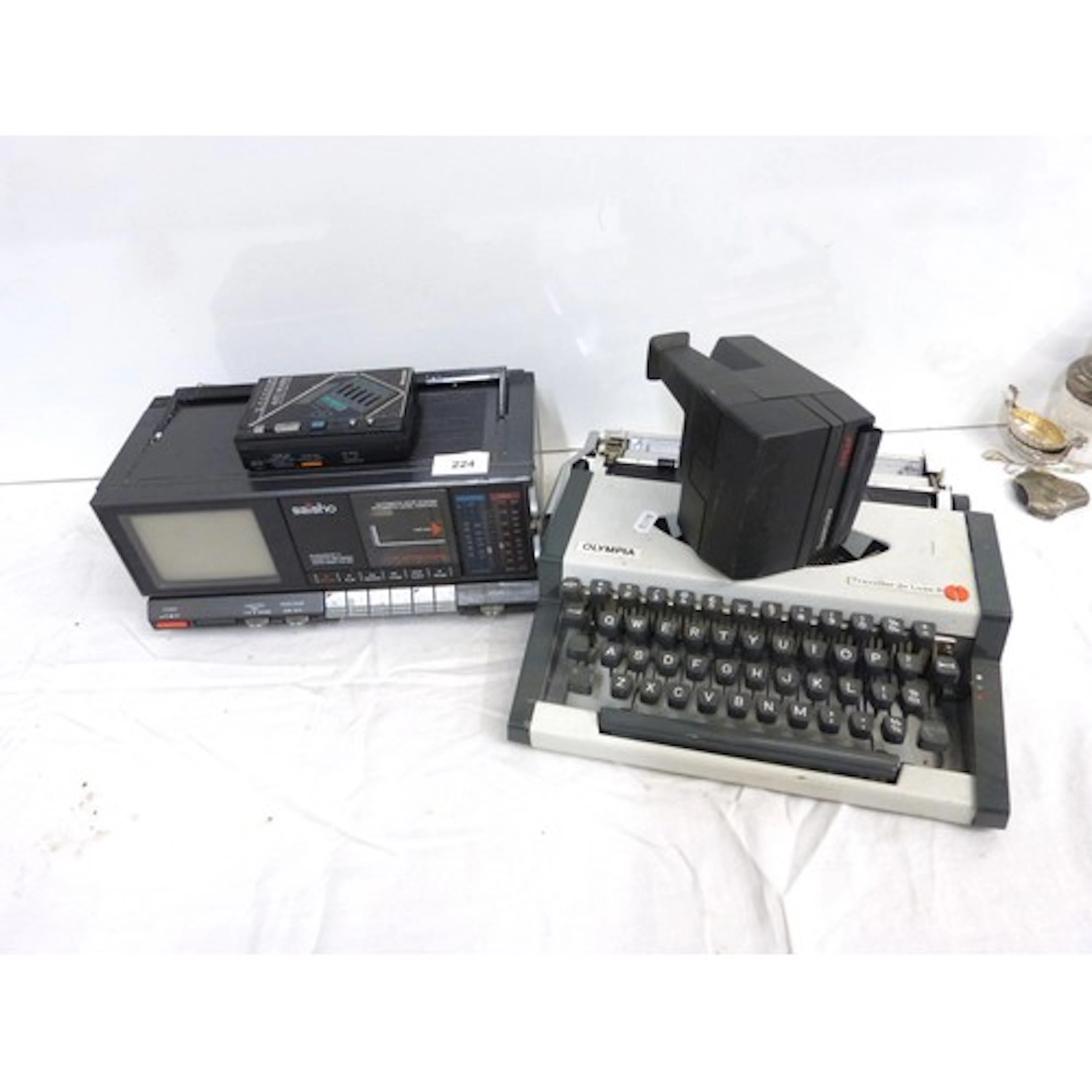 Saisho miniature tv and typewriters etc.