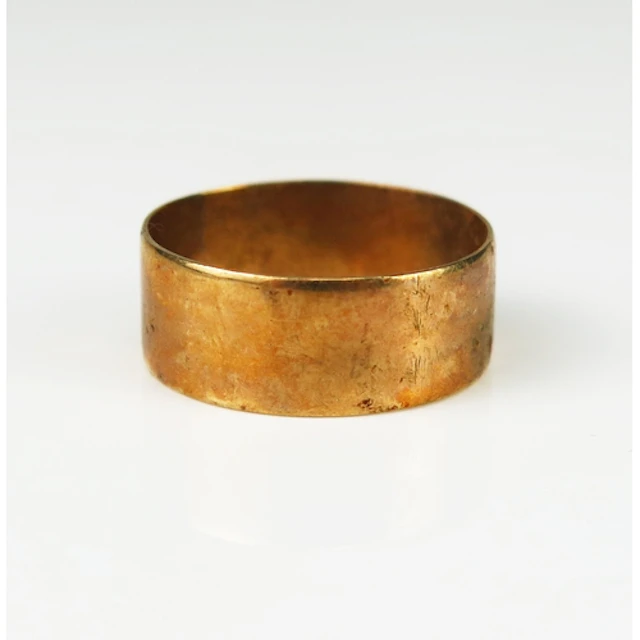 A gent's 9ct gold plain wedding band, 9.46mm wide, size Z++ ...