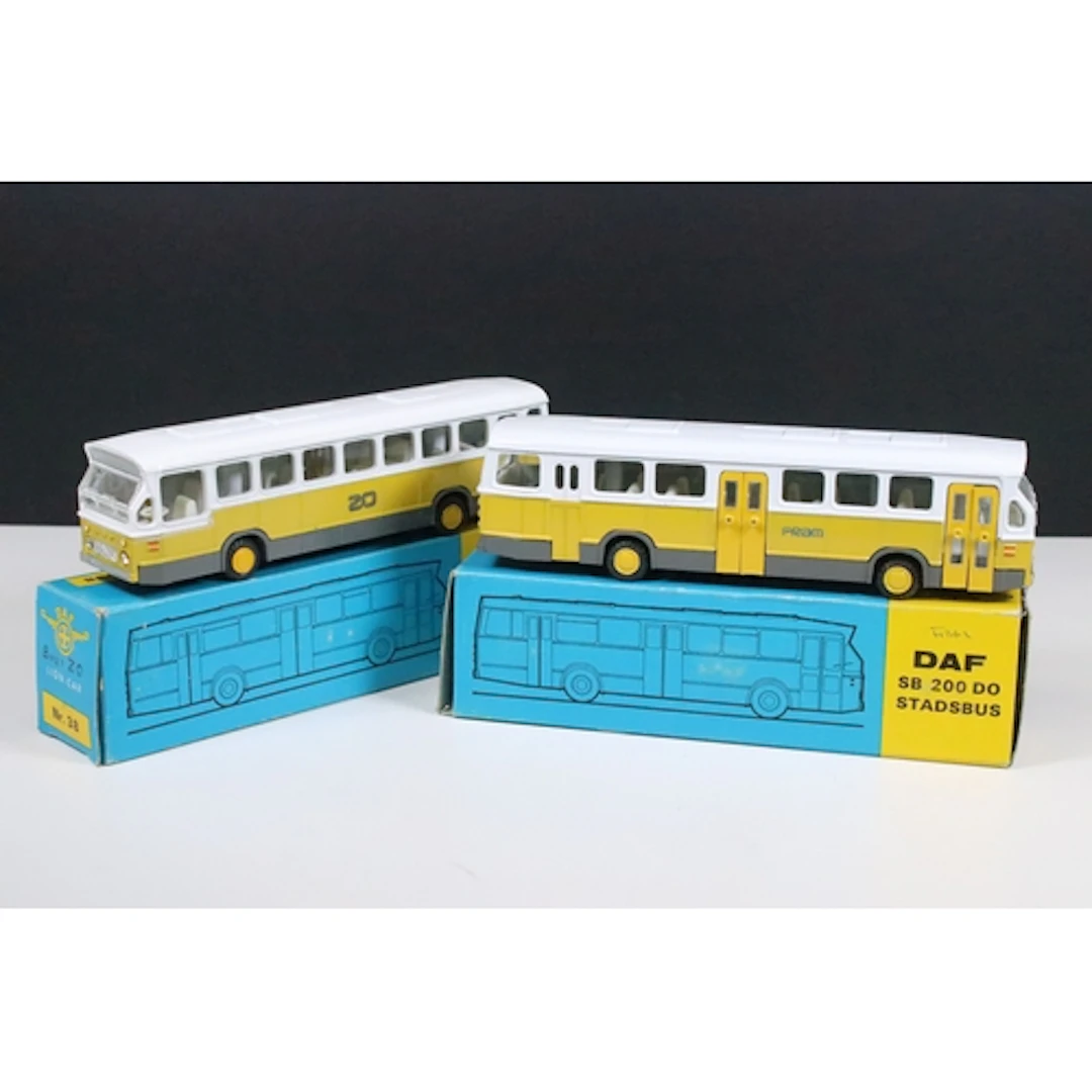 Two boxed Lion Car No 38 DAF SB 200 DO Stadsbus diecast mode...