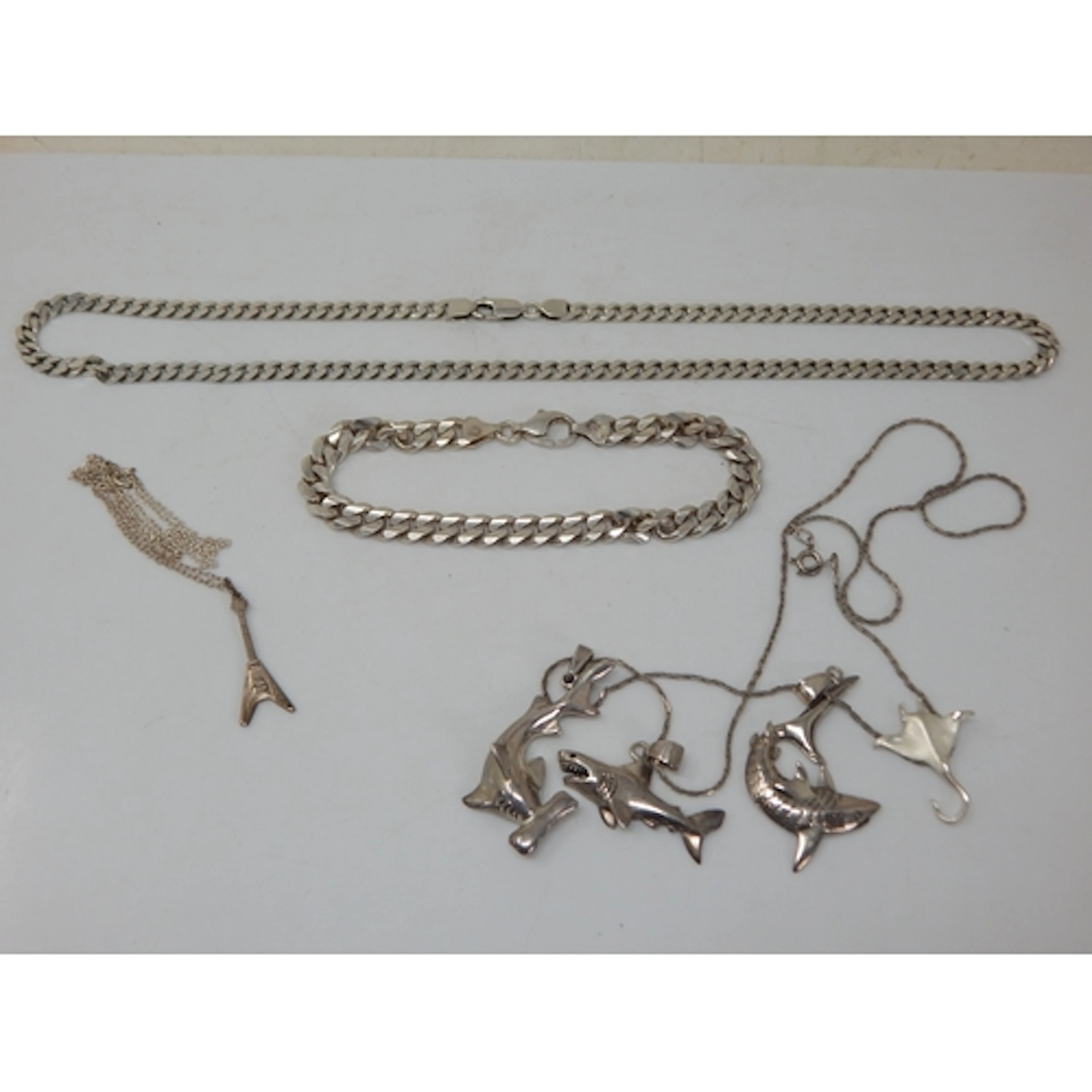 A Quantity of .925 Silver Jewellery Including a Neck Chain 5...
