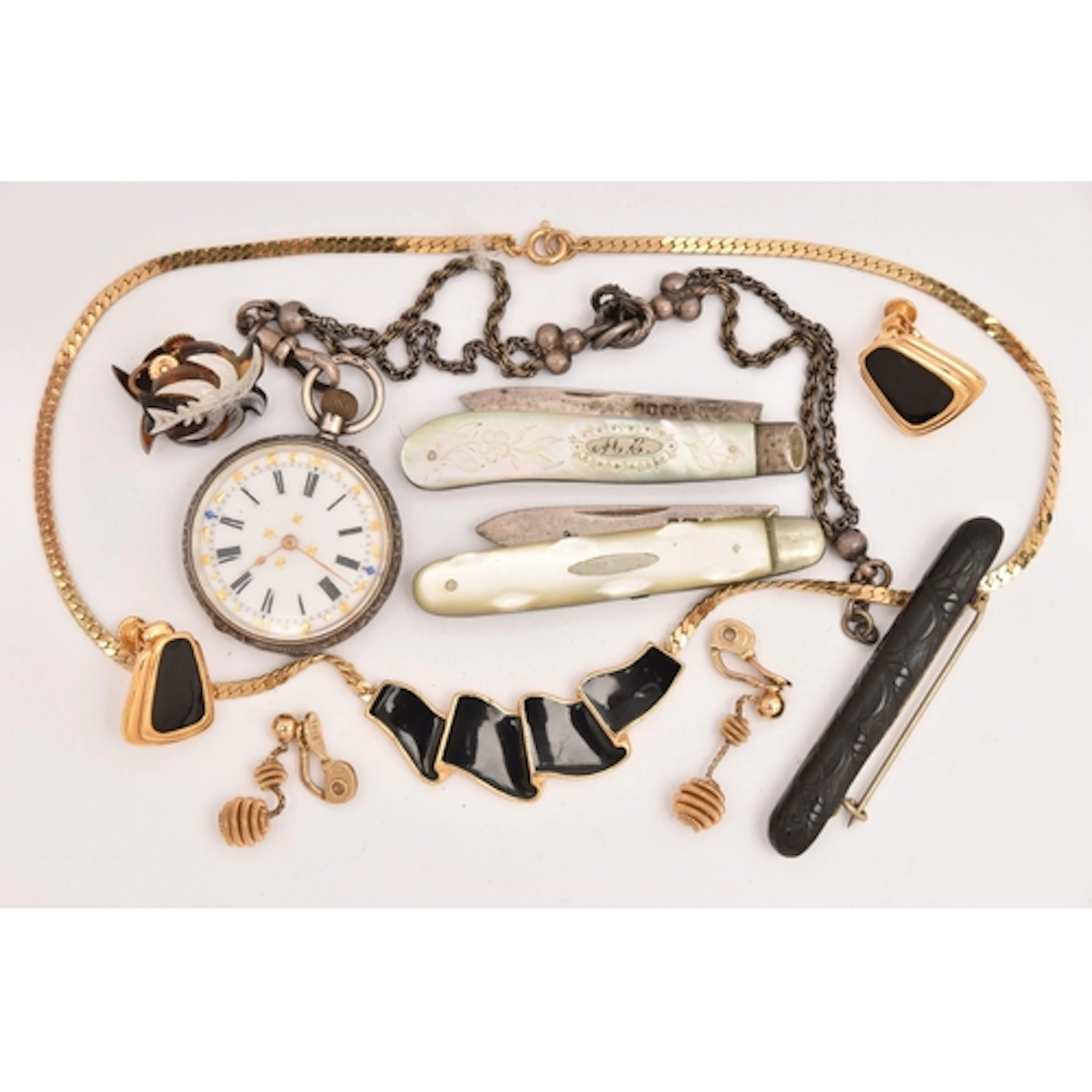 AN ASSORTMENT OF ITEMS, to include two silver bladed fruit k...