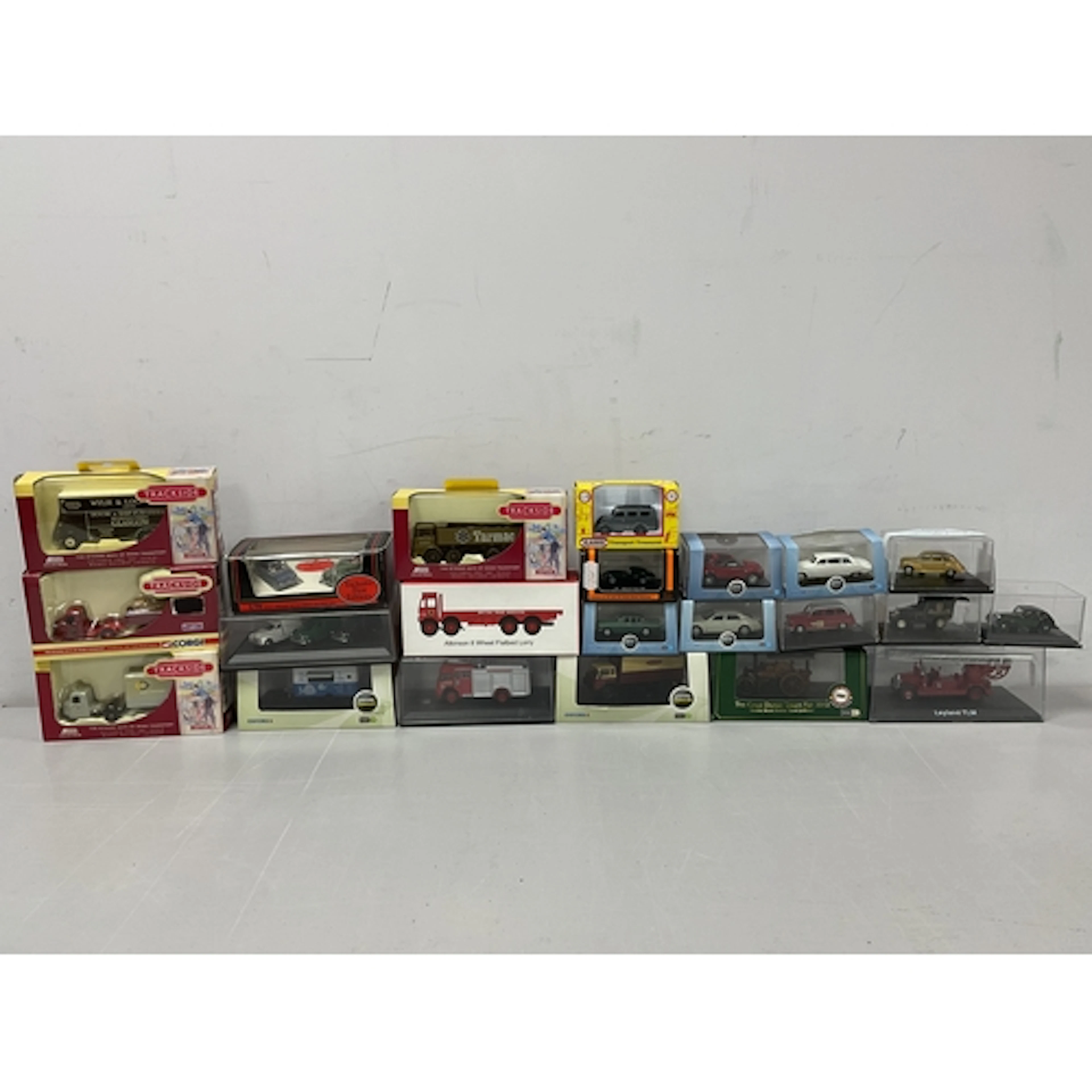 Twenty five 1:76th scale Diecast model Lineside vehicles and...