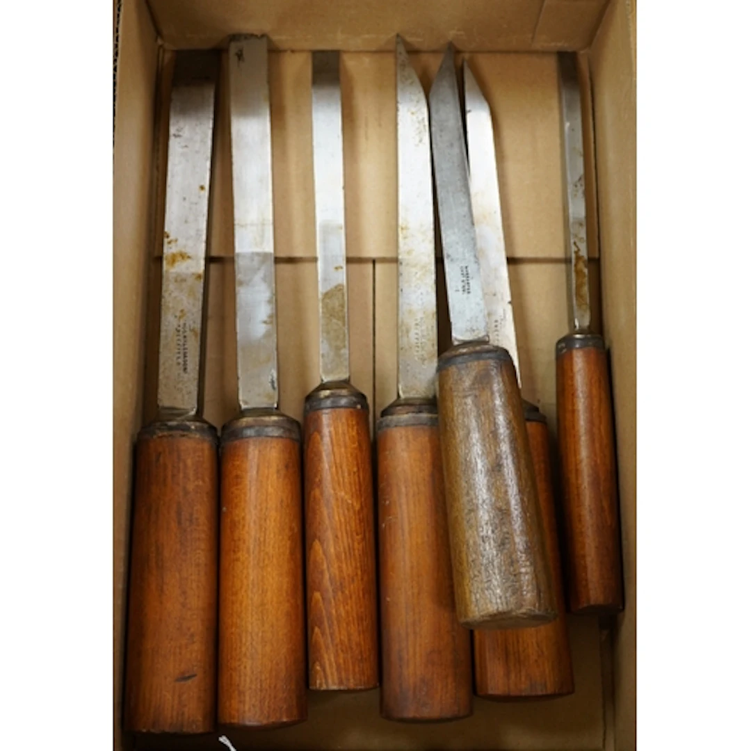 A set of seven Thomas Wales, Sheffield, heavy duty oak handl...