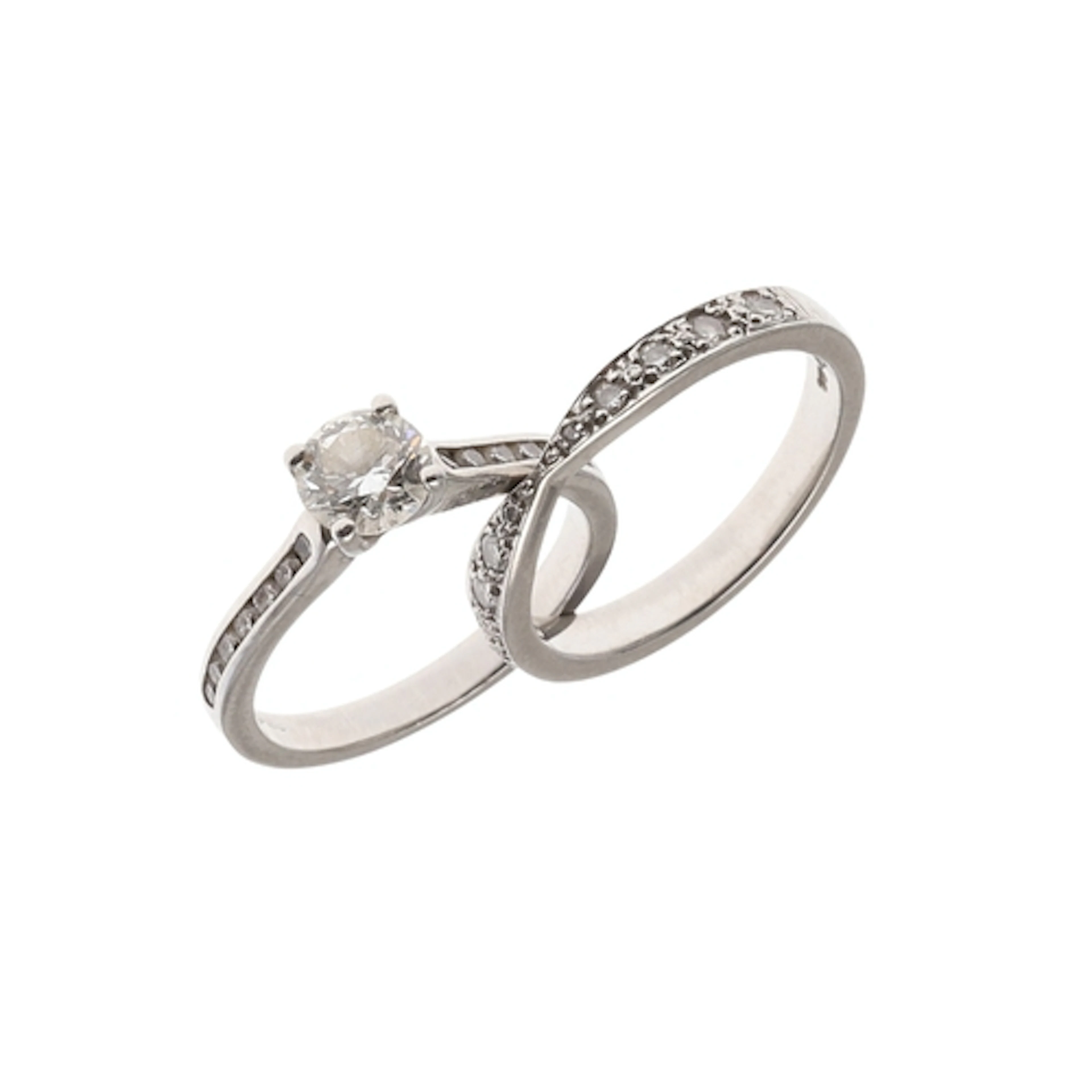 A DIAMOND SOLITAIRE RING. the brilliant-cut diamond is set w...