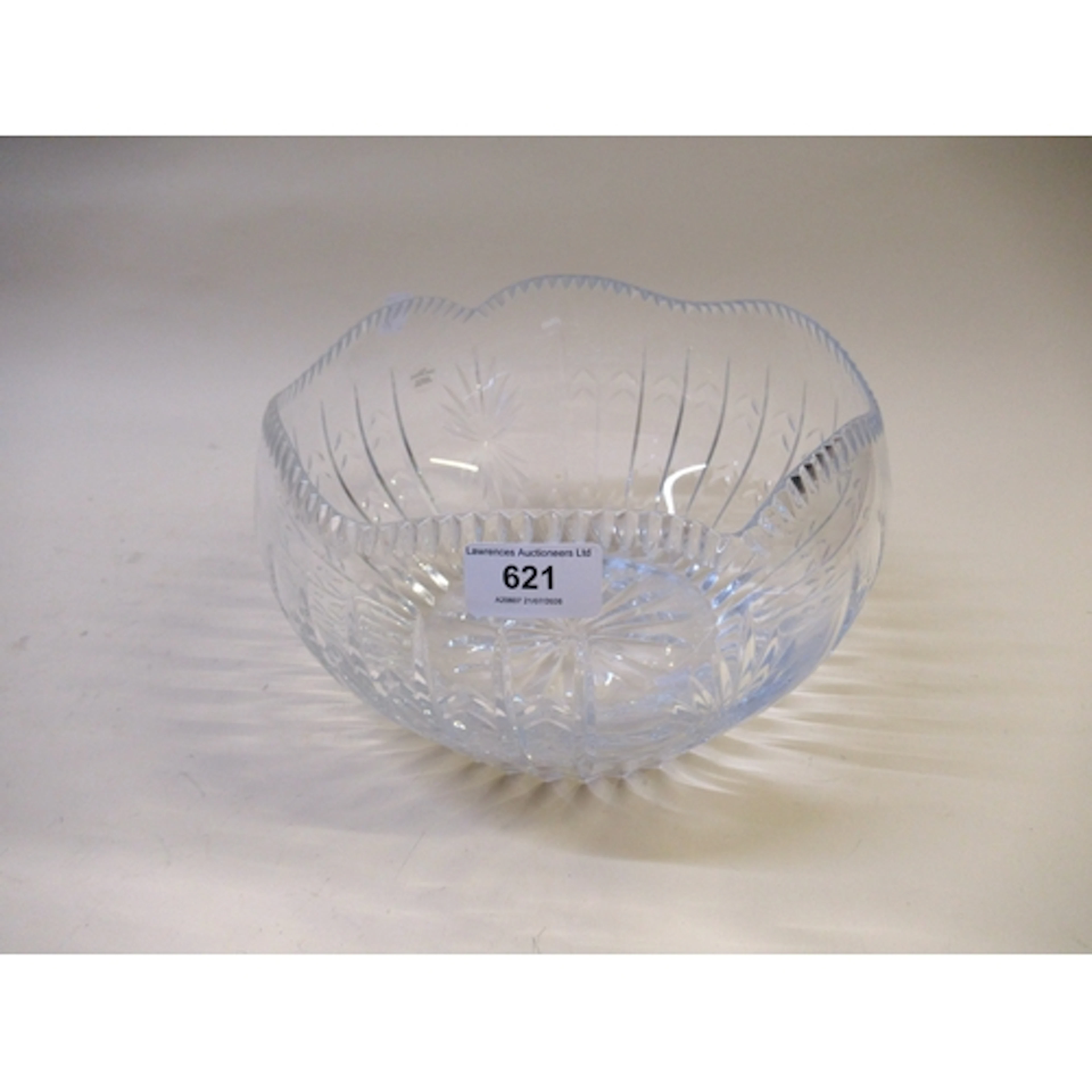 House of Fabergé, cut glass bowl, 15cm high