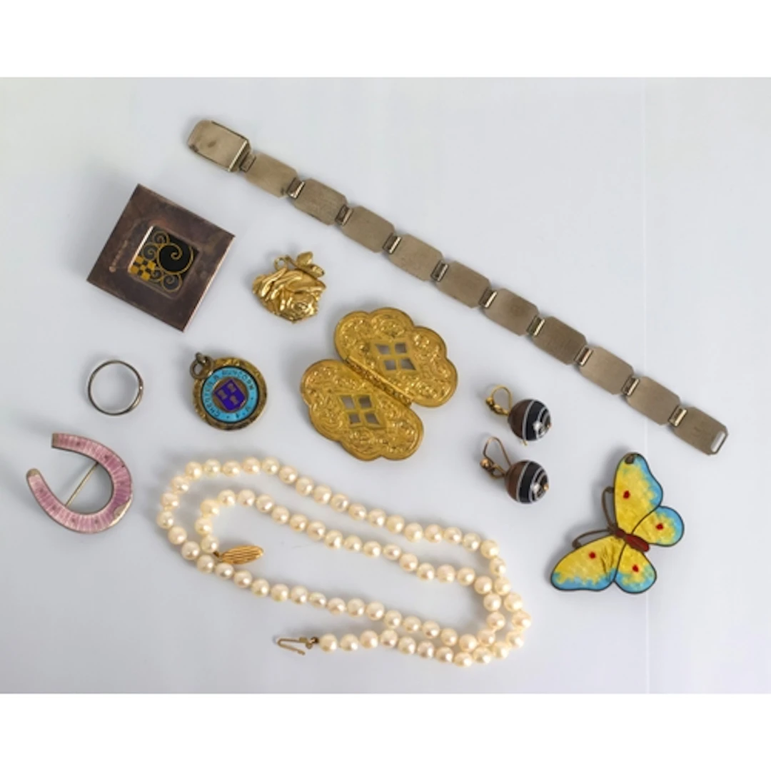 A selection of jewellery, including a pair of 19th century s...