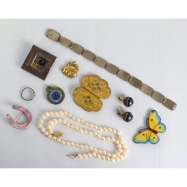 A selection of jewellery, including a pair of 19th century s...