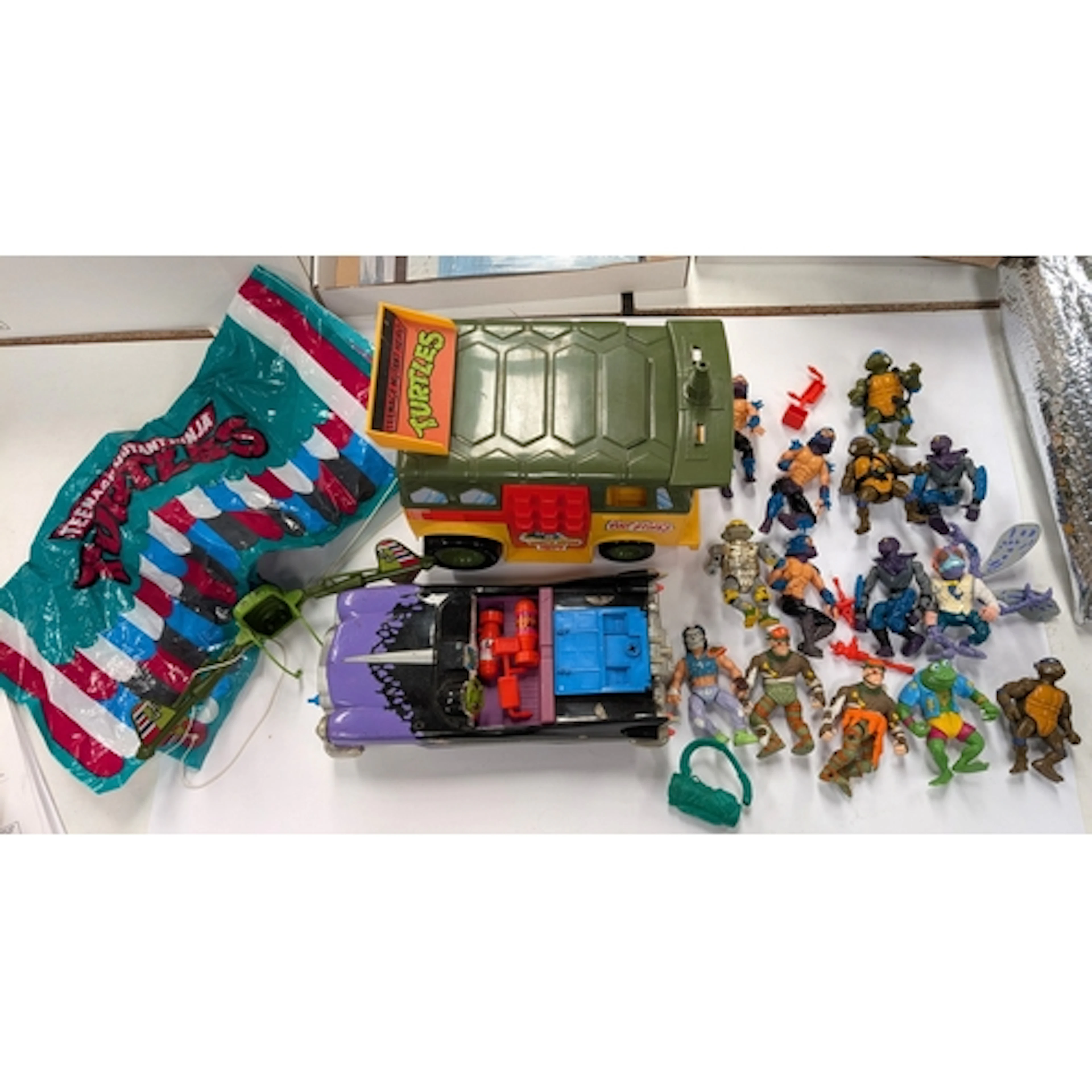 Teenage Mutant Ninja/Hero Turtles Party wagon, Foot Cruiser ...