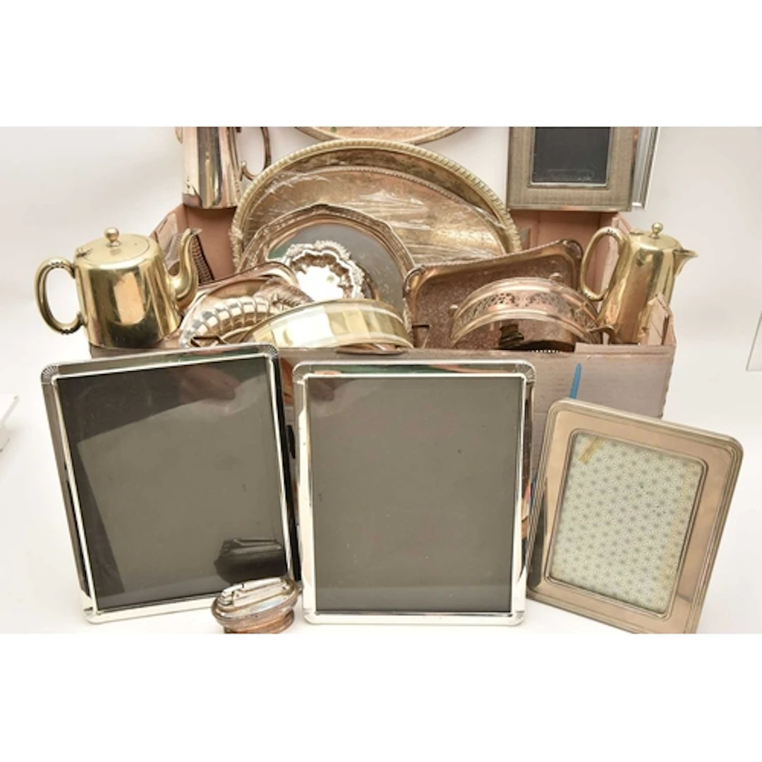 A BOX OF ASSORTED WHITE METAL WEAR, to include an assortment...