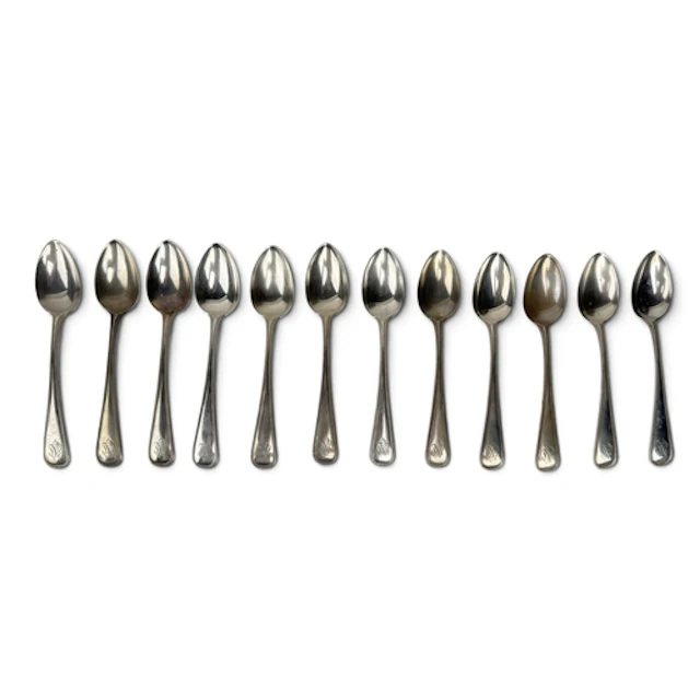 TWELVE 800 MARK GUTRUF SILVER SPOONS Total weight: 567gms...