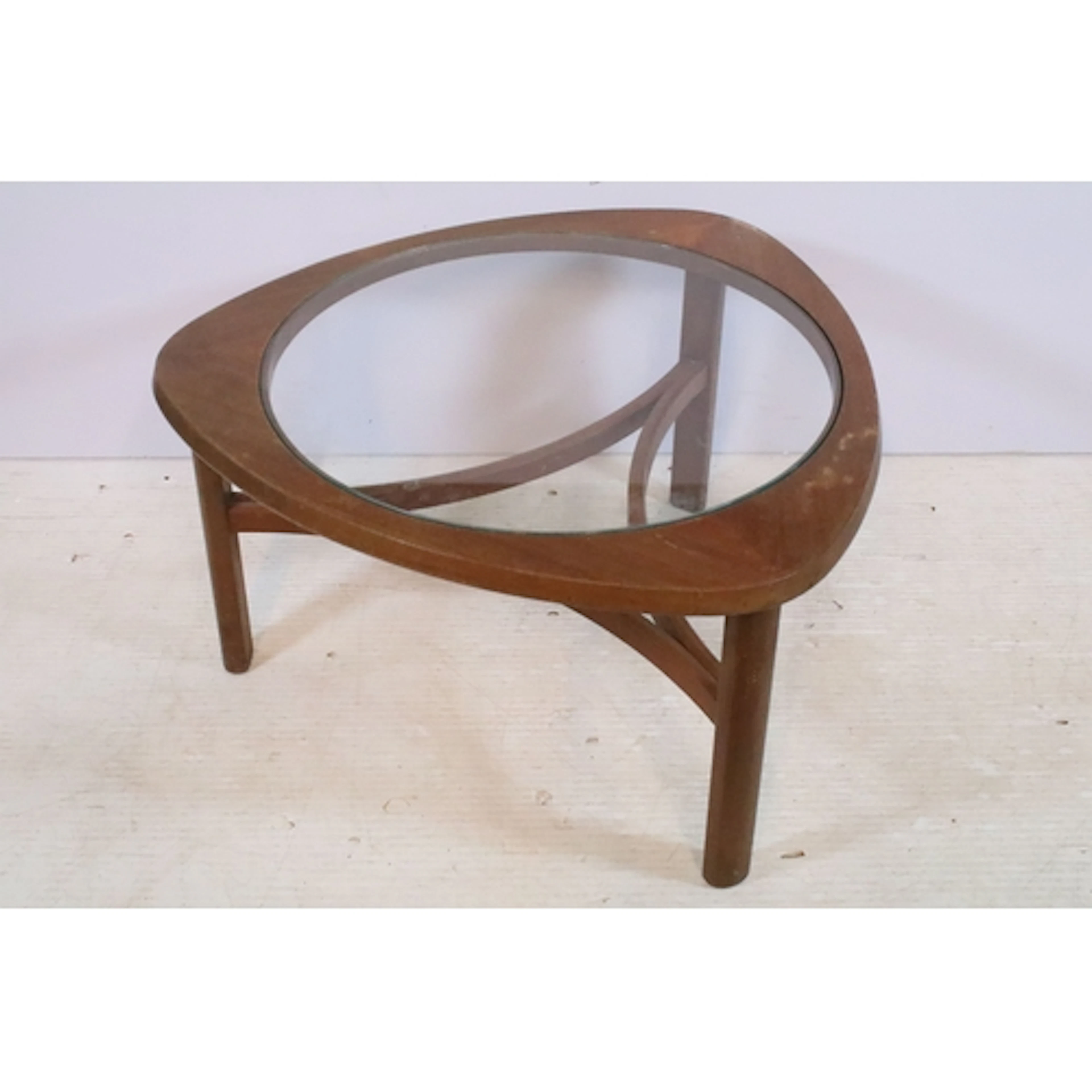 Mid 20th century Nathan teak coffee table, having rounded tr...