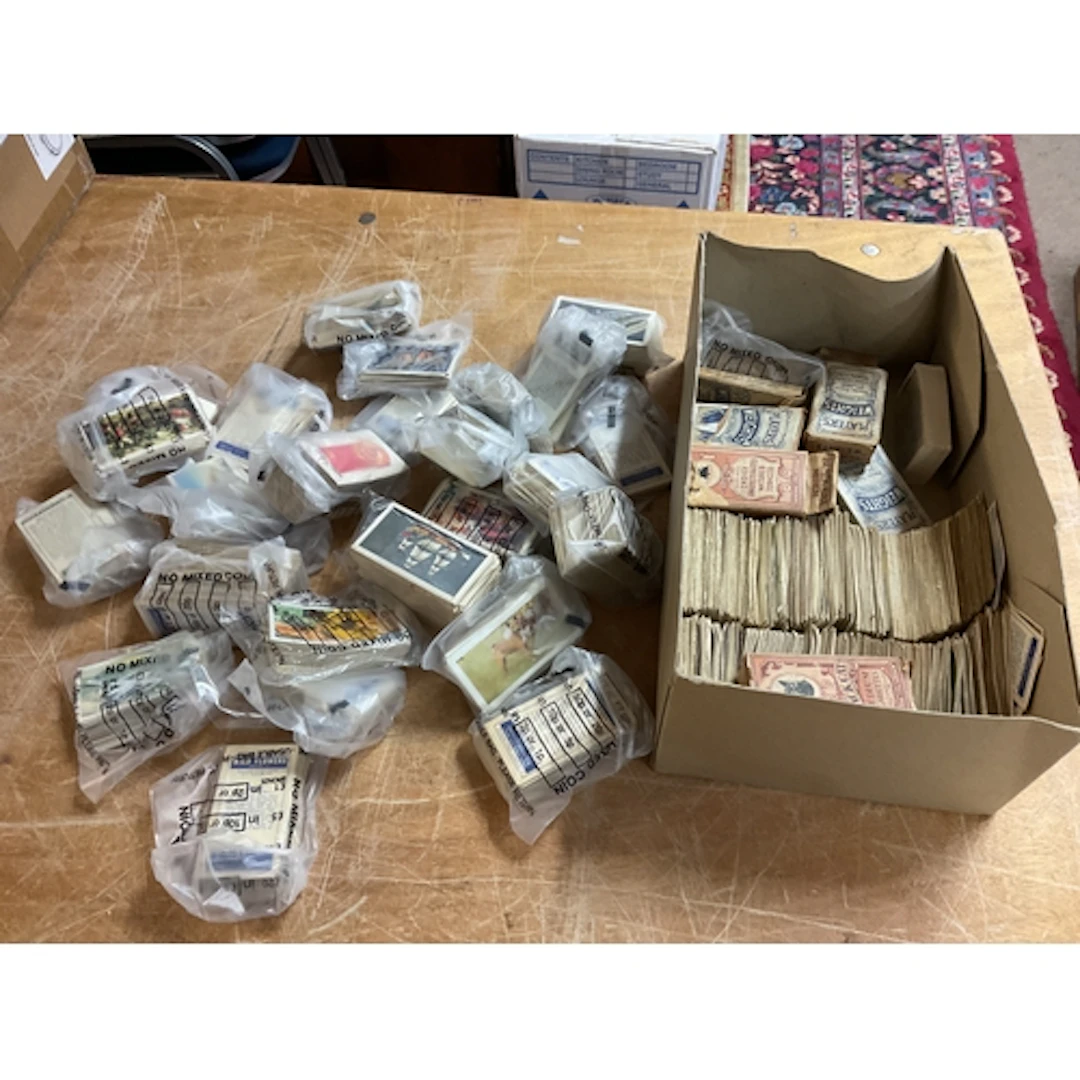 Qty cigarette and tea cards.