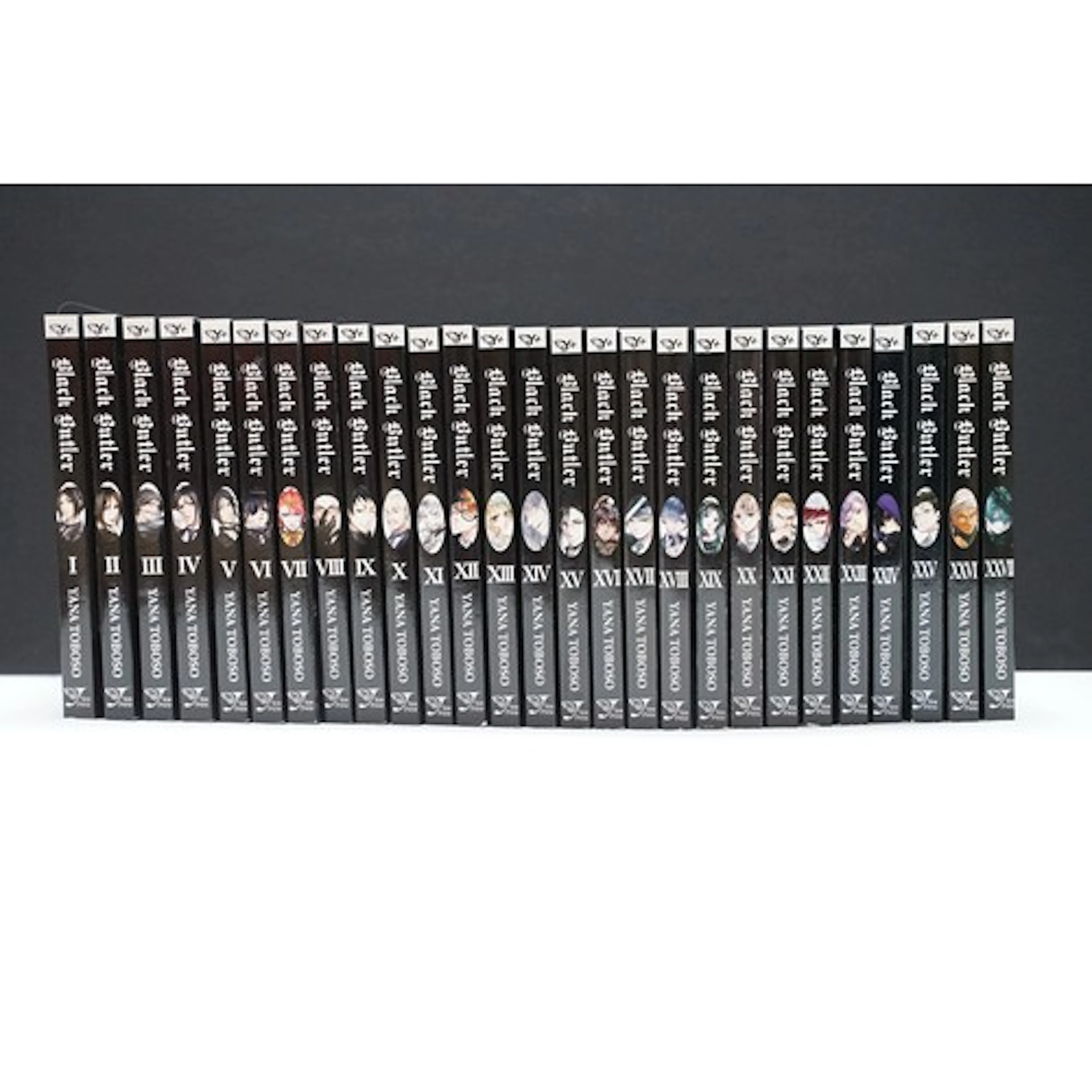 Comics / Books - Complete run of 27 Black Butler comic graph...