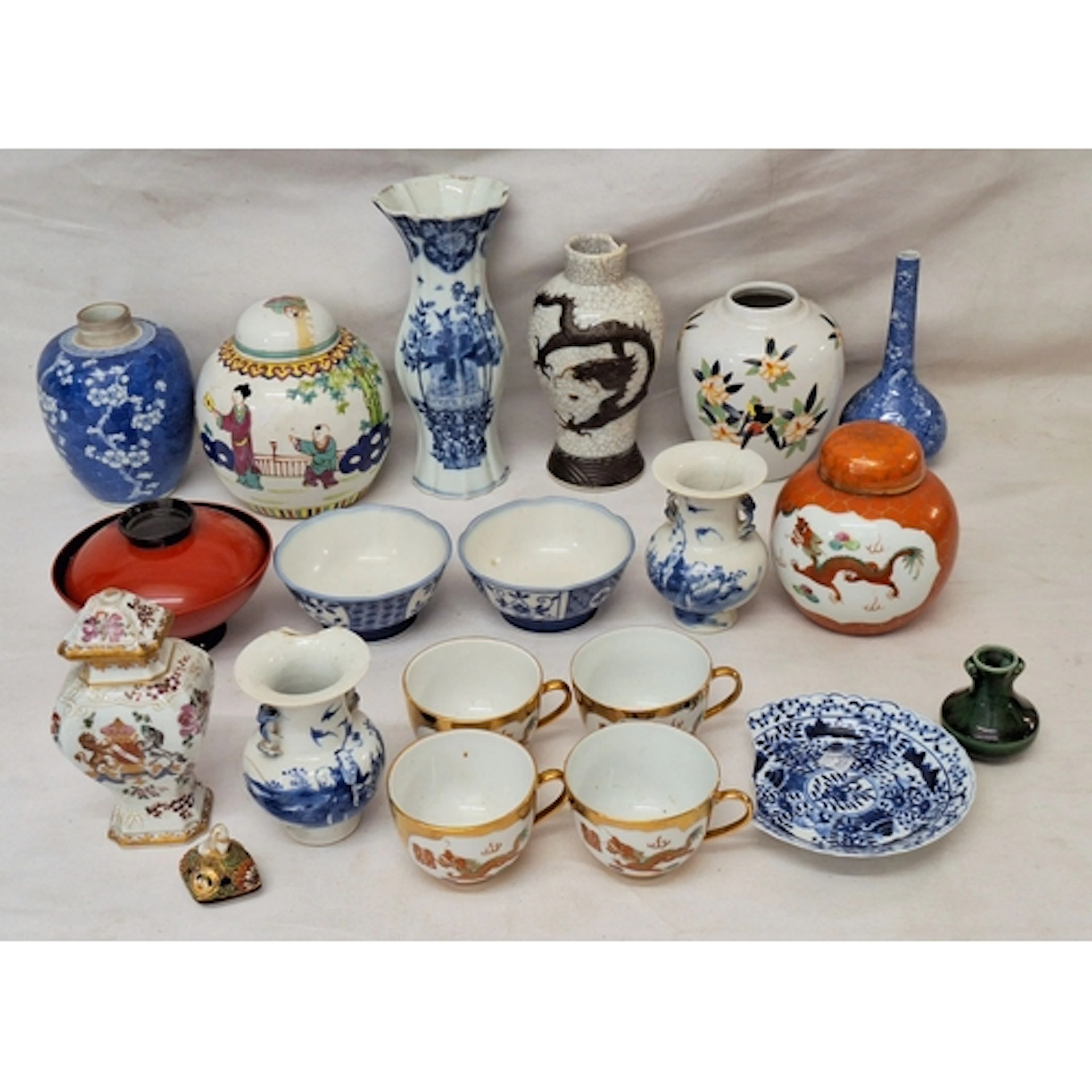 Oriental Ceramics incl. Chinese ginger jar, small export vas...