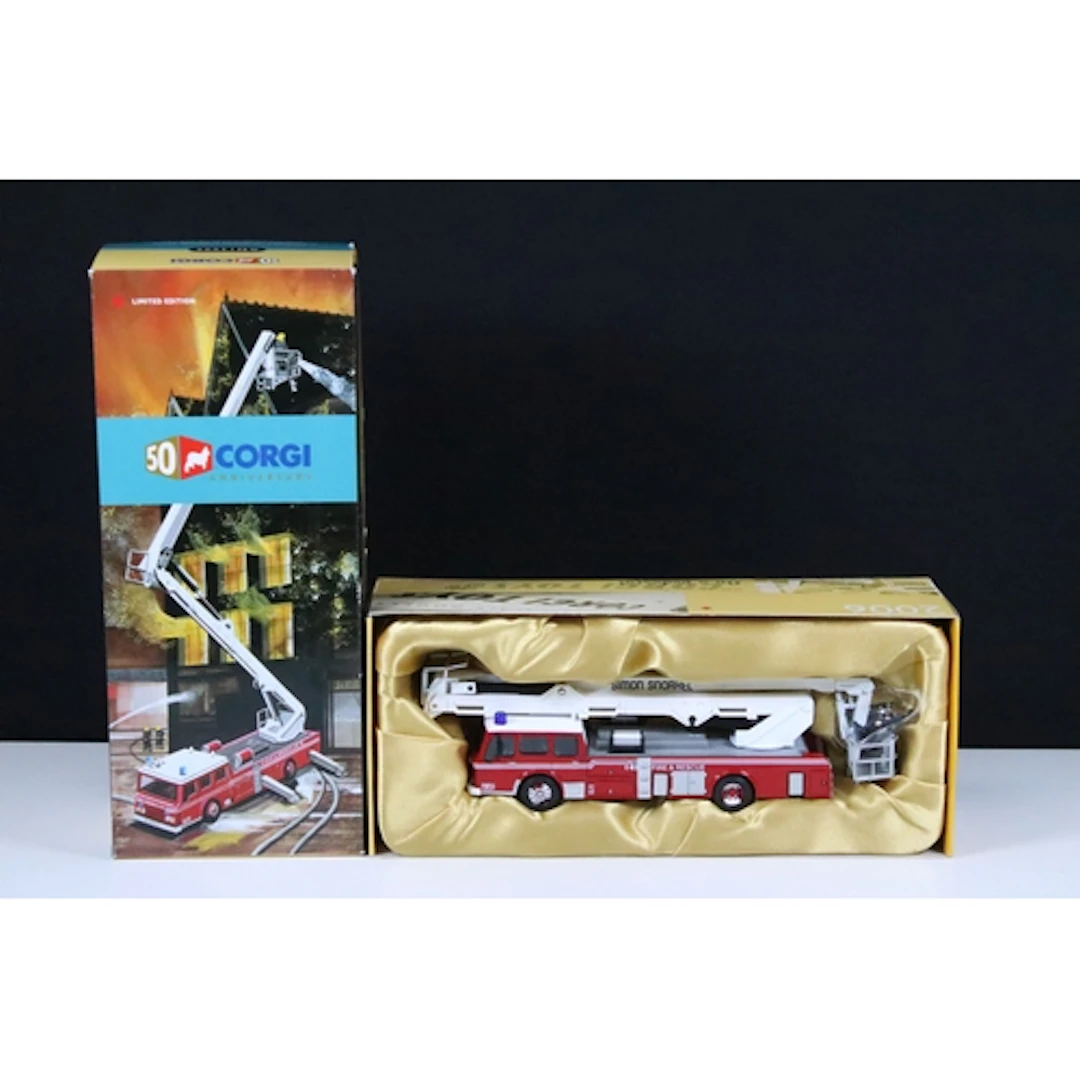 Boxed ltd edn Corgi 50th Anniversary AN13009 Dennis F125 Sim...