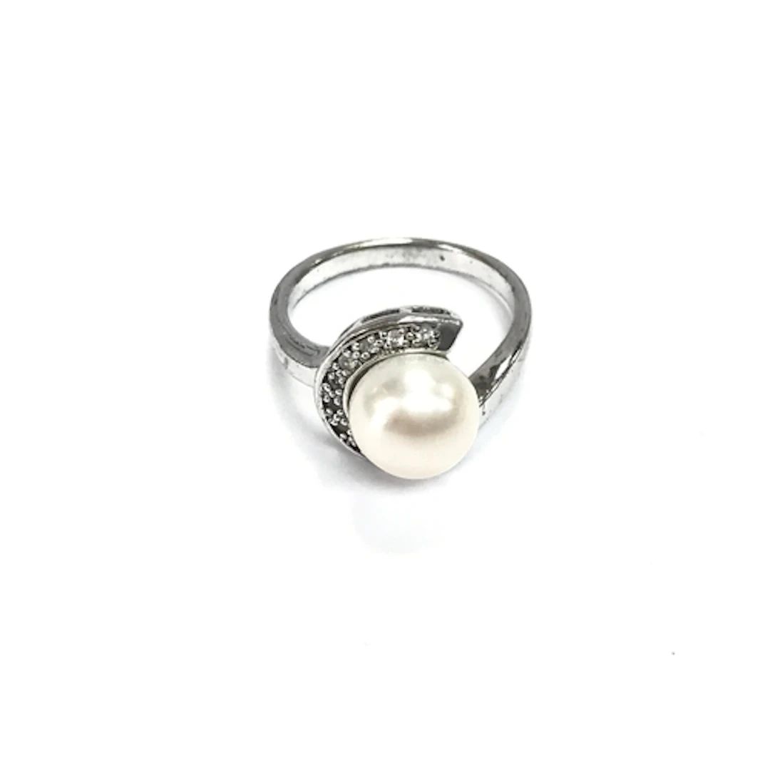 Silver ring with cultured Pearl and topaz. NO RESERVE
