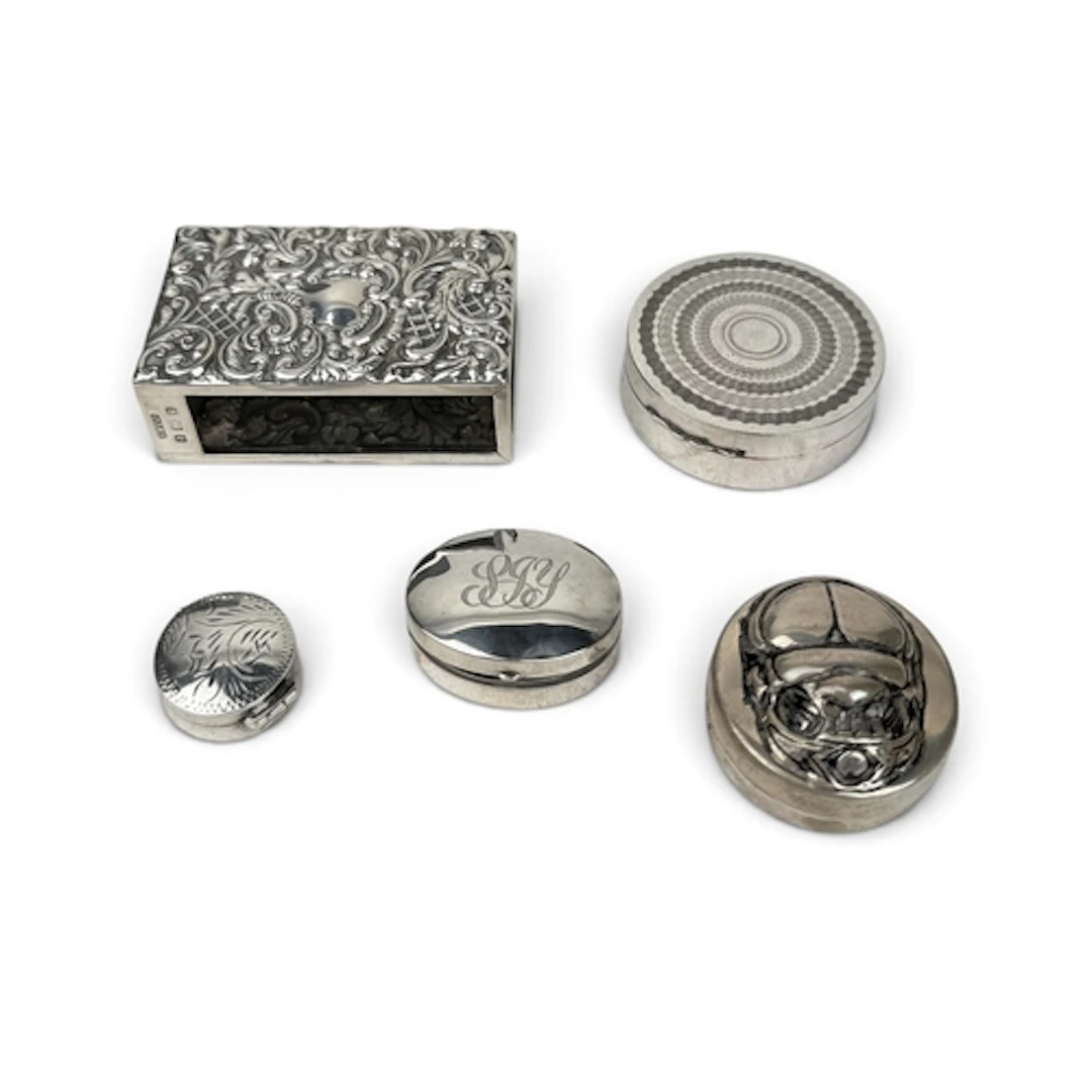 AN EDWARDIAN SILVER MATCH BOX SLEEVE, BIRMINGAHM 1902, SILVE...