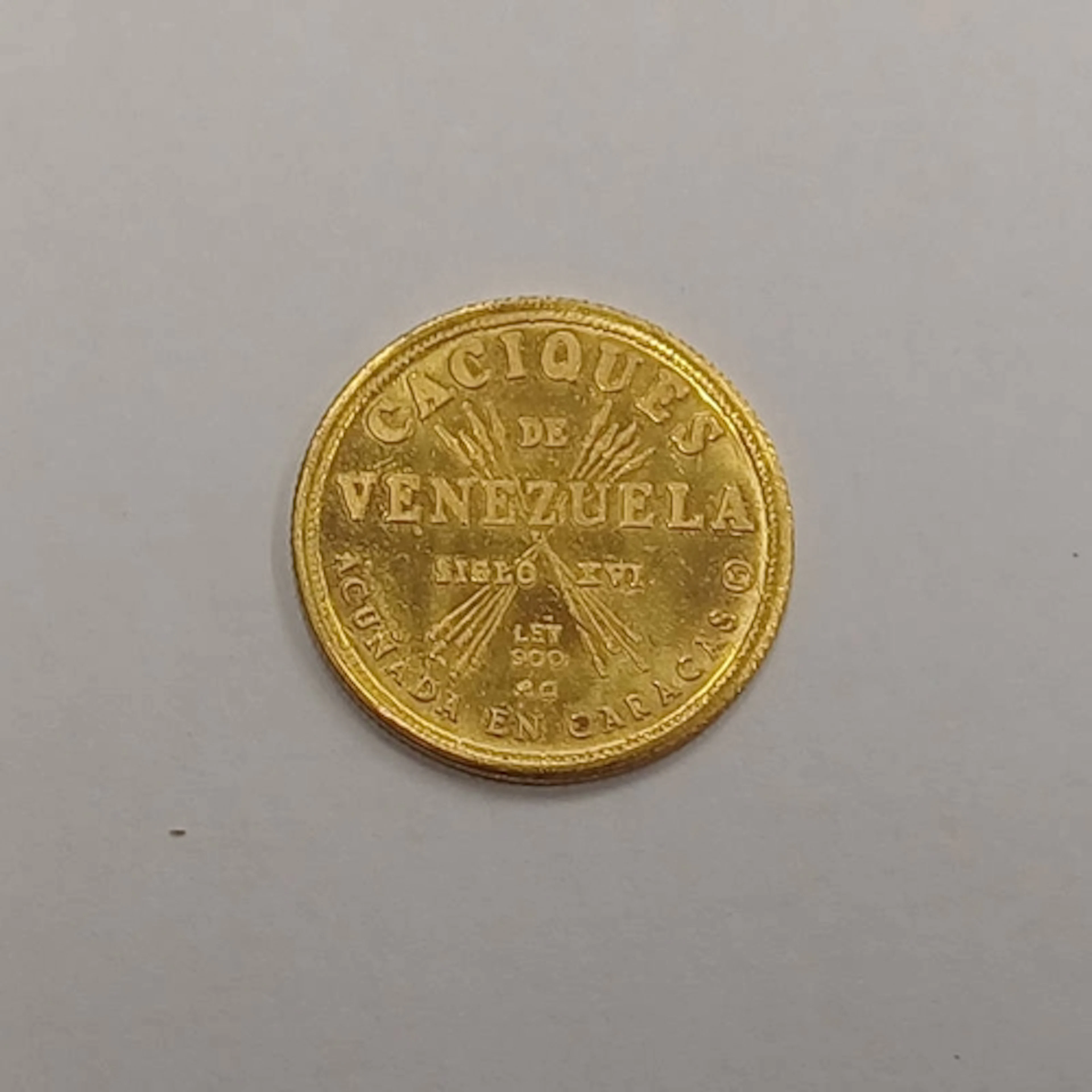 GOLD CACIQUES DE VENEZUELA PARAMACONI COIN - 2.3G, 18.2MM