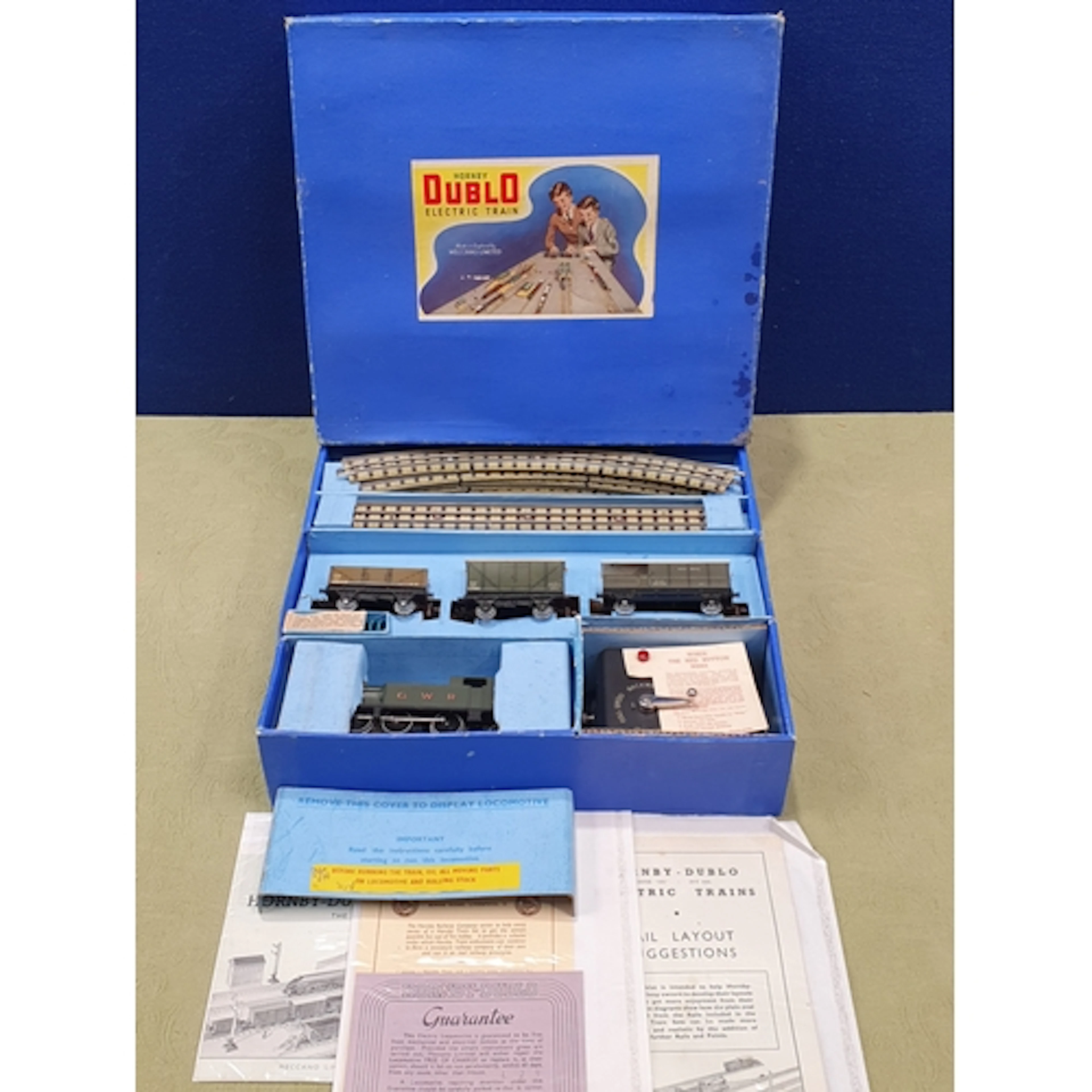 A boxed Hornby Dublo EDG7 GWR 0-6-2T Goods Set, contents Nr ...