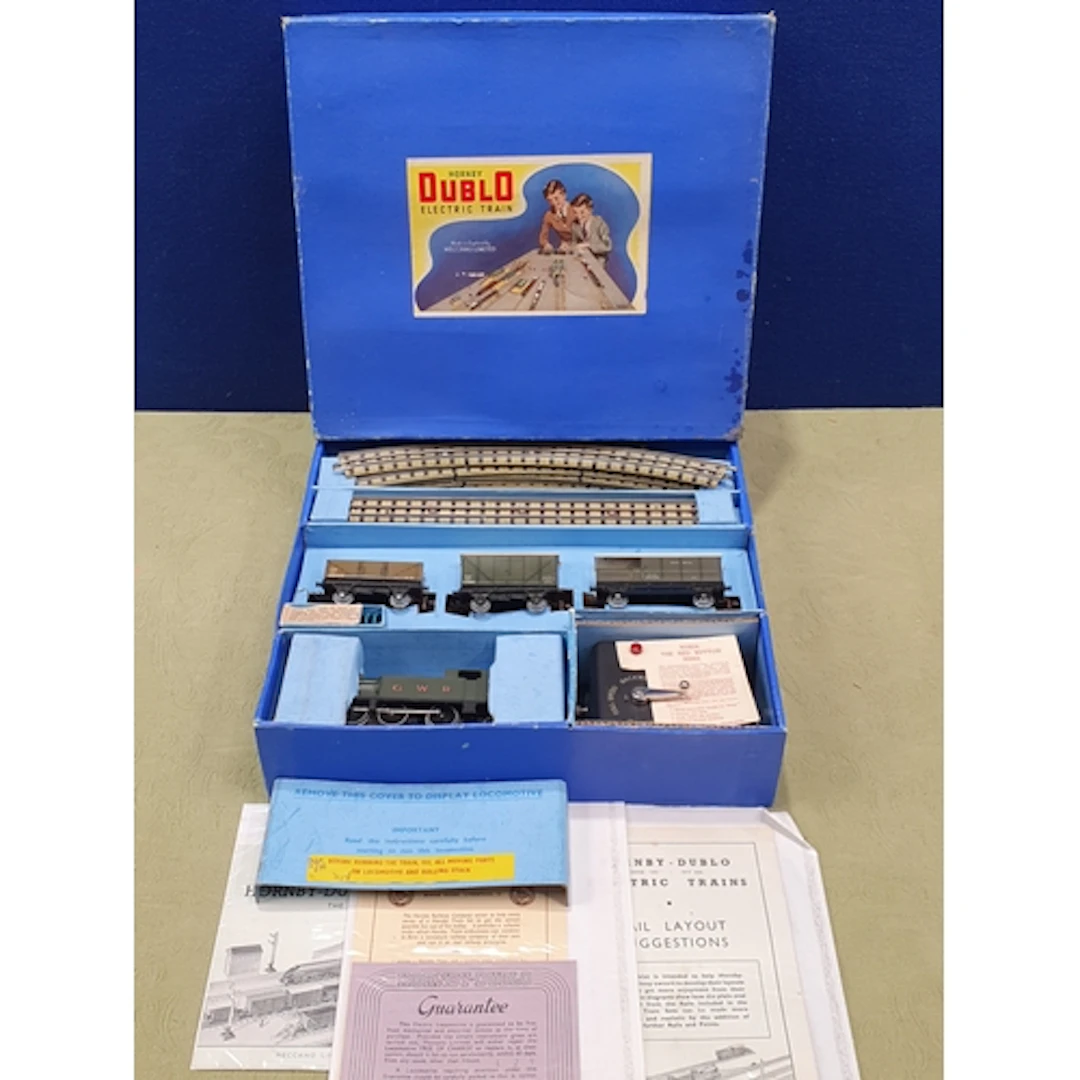 A boxed Hornby Dublo EDG7 GWR 0-6-2T Goods Set, contents Nr ...