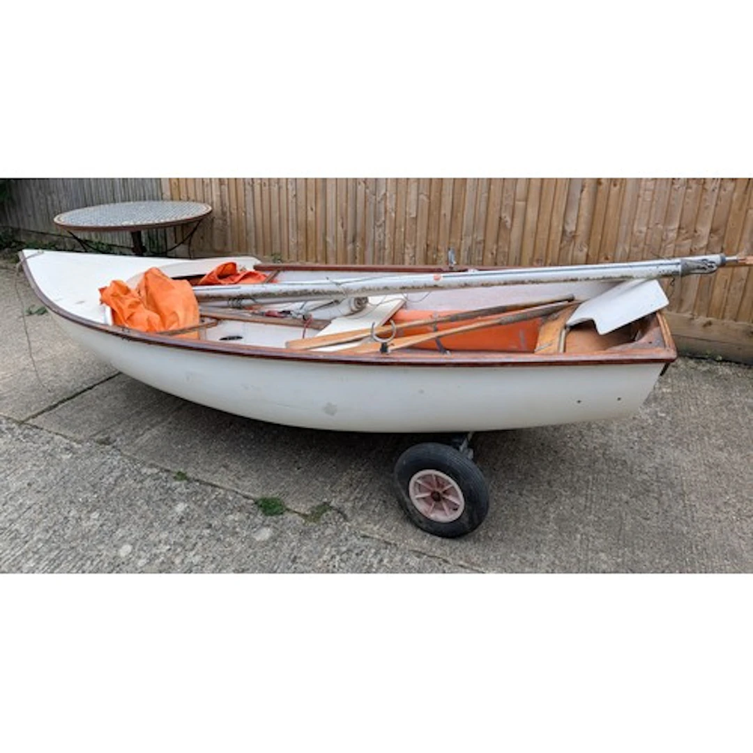 A Lymington River Scow boat, measures approx 11'6 long with ...