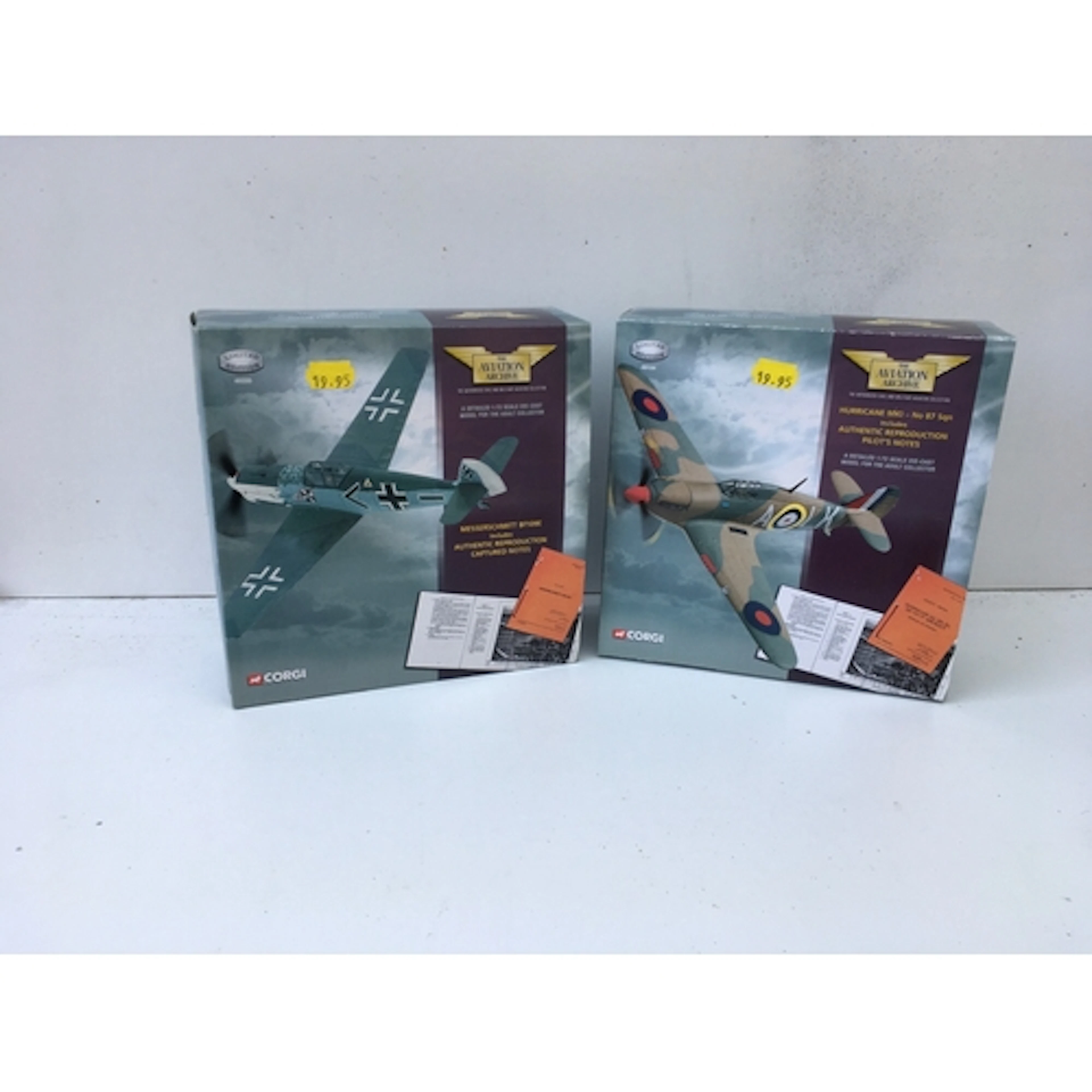 2 x boxed Corgi Aviation Archive diecast modes featuring 492...