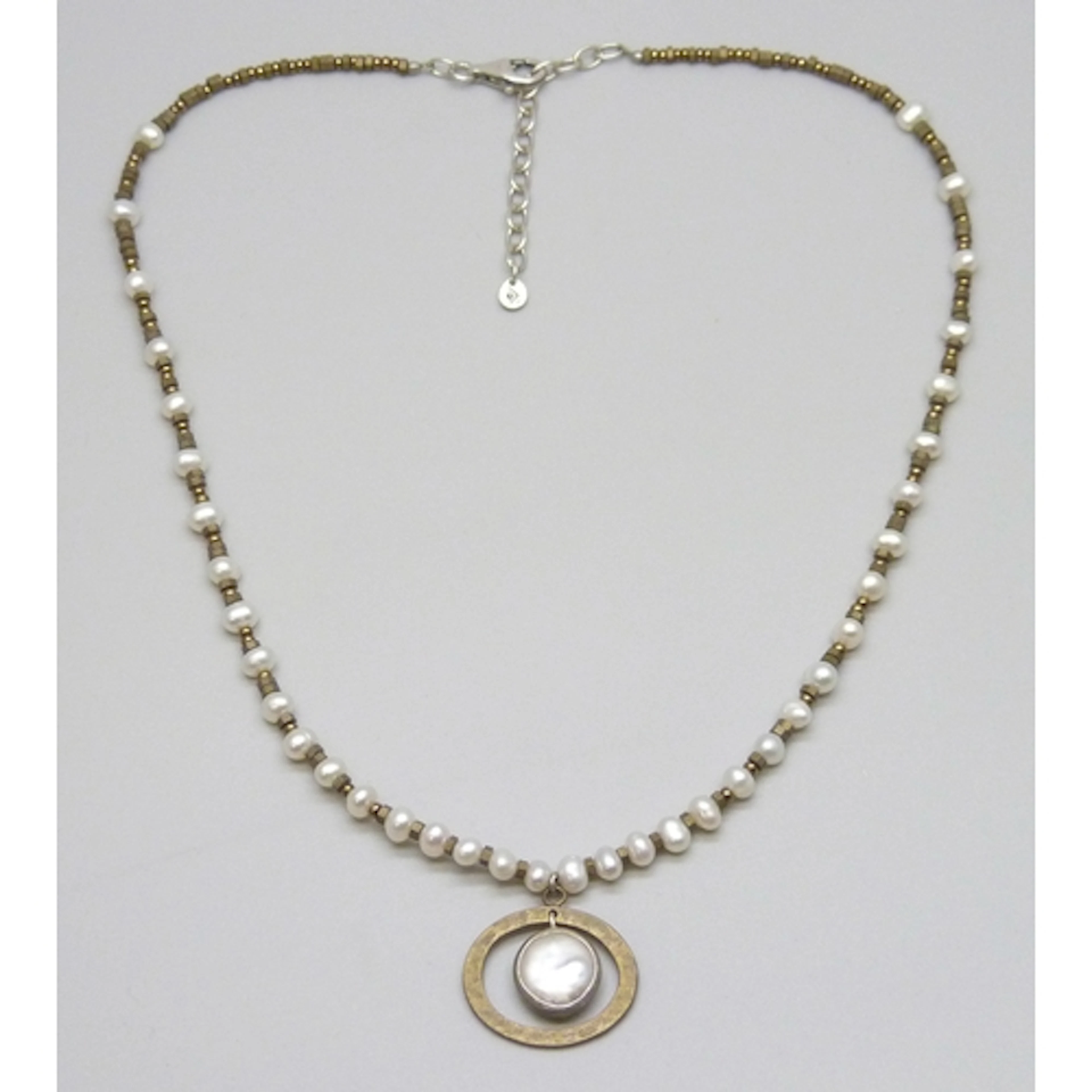 A Silpada pearl necklace with a silver clasp, 48.5cm