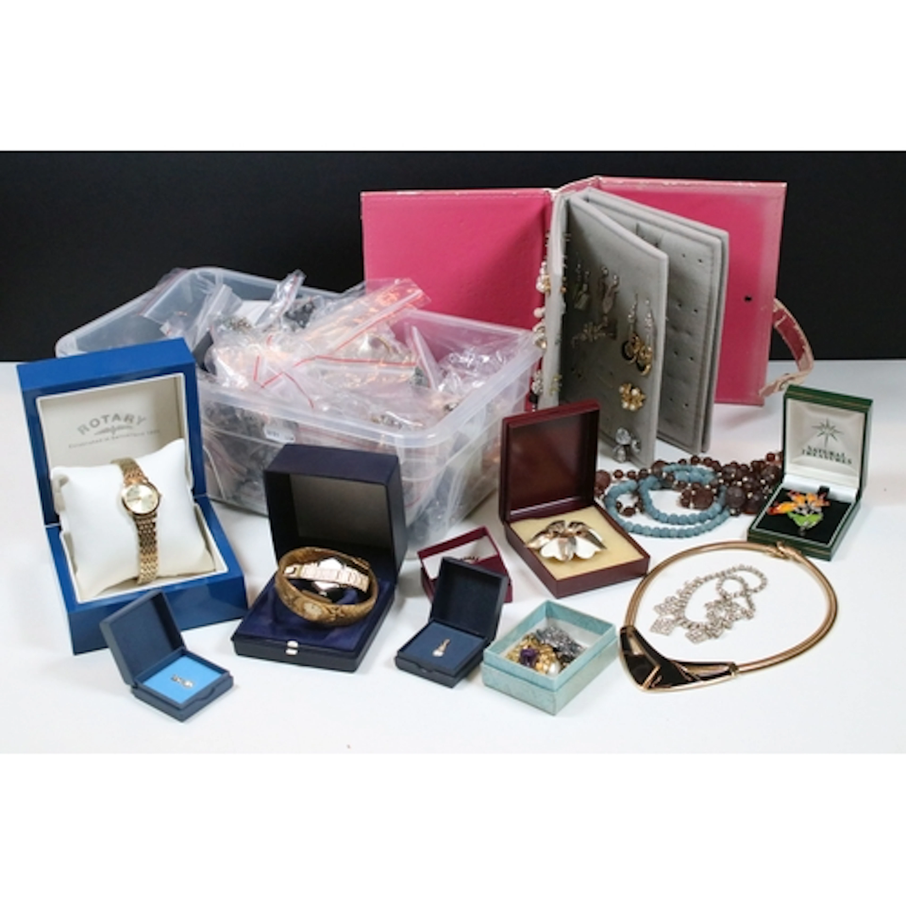 Collection of costume jewellery, to comprise silver Wedgwood...