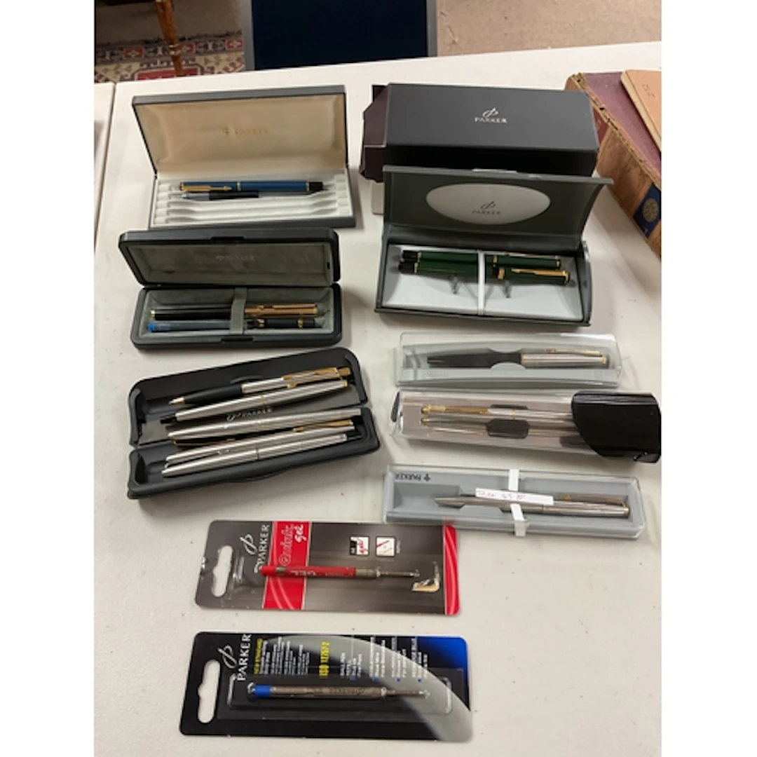 Qty Parker Fountain pens, pens and boxed examples.