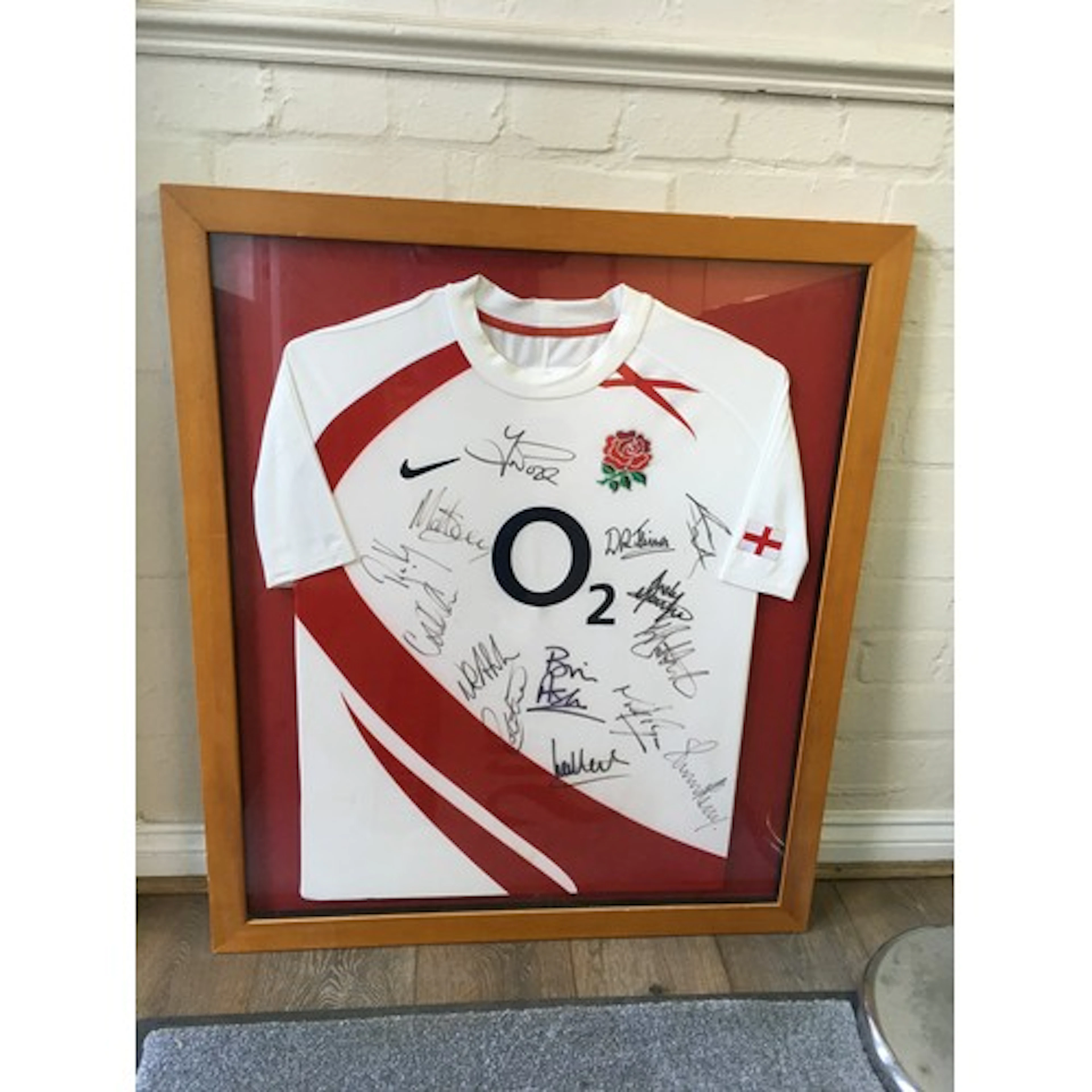 A framed England 2007 World Cup Rugby squad multi signed shi...