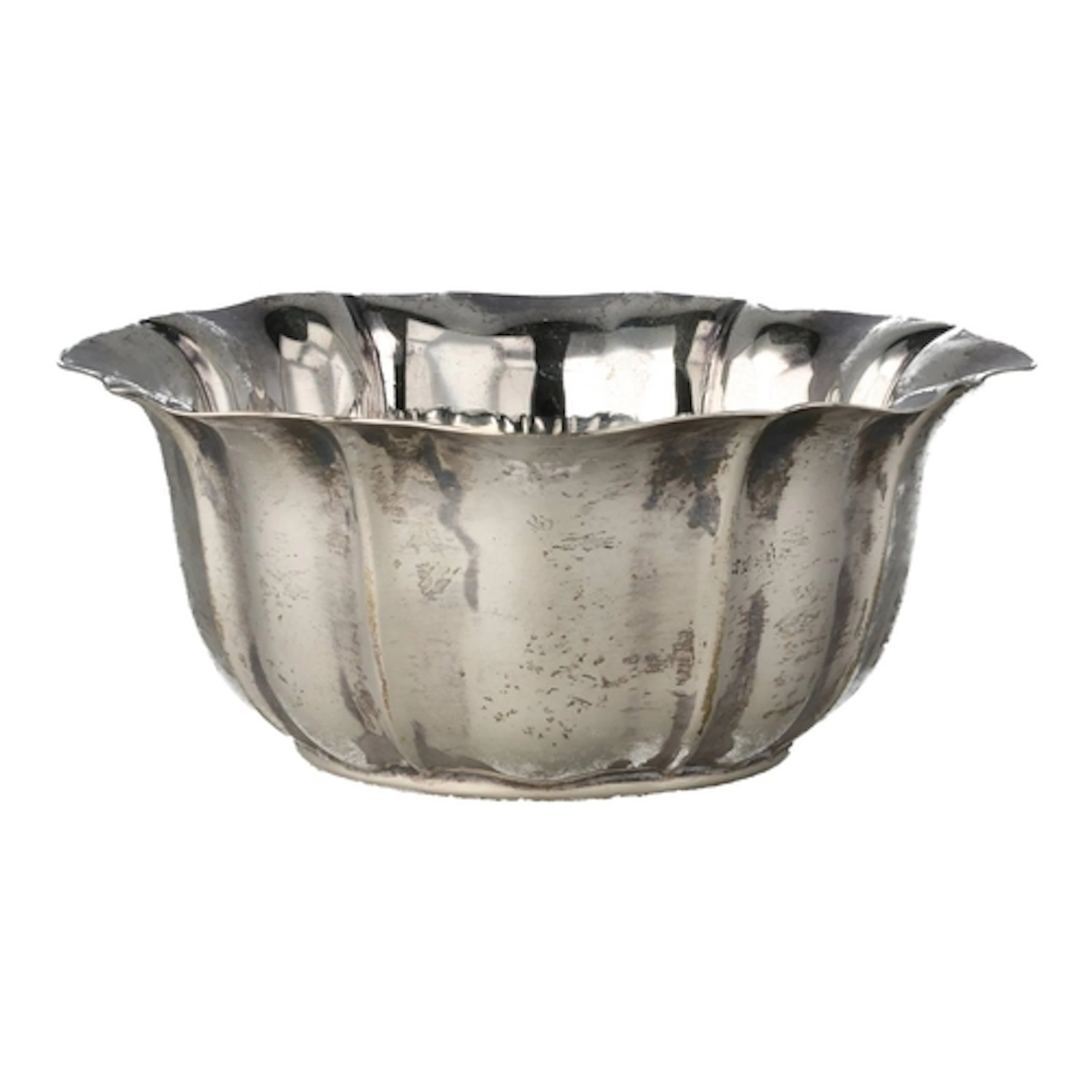 AN EDWARDIAN SILVER SHAPED CIRCULAR BOWL, HARRY ATKINS, SHEF...