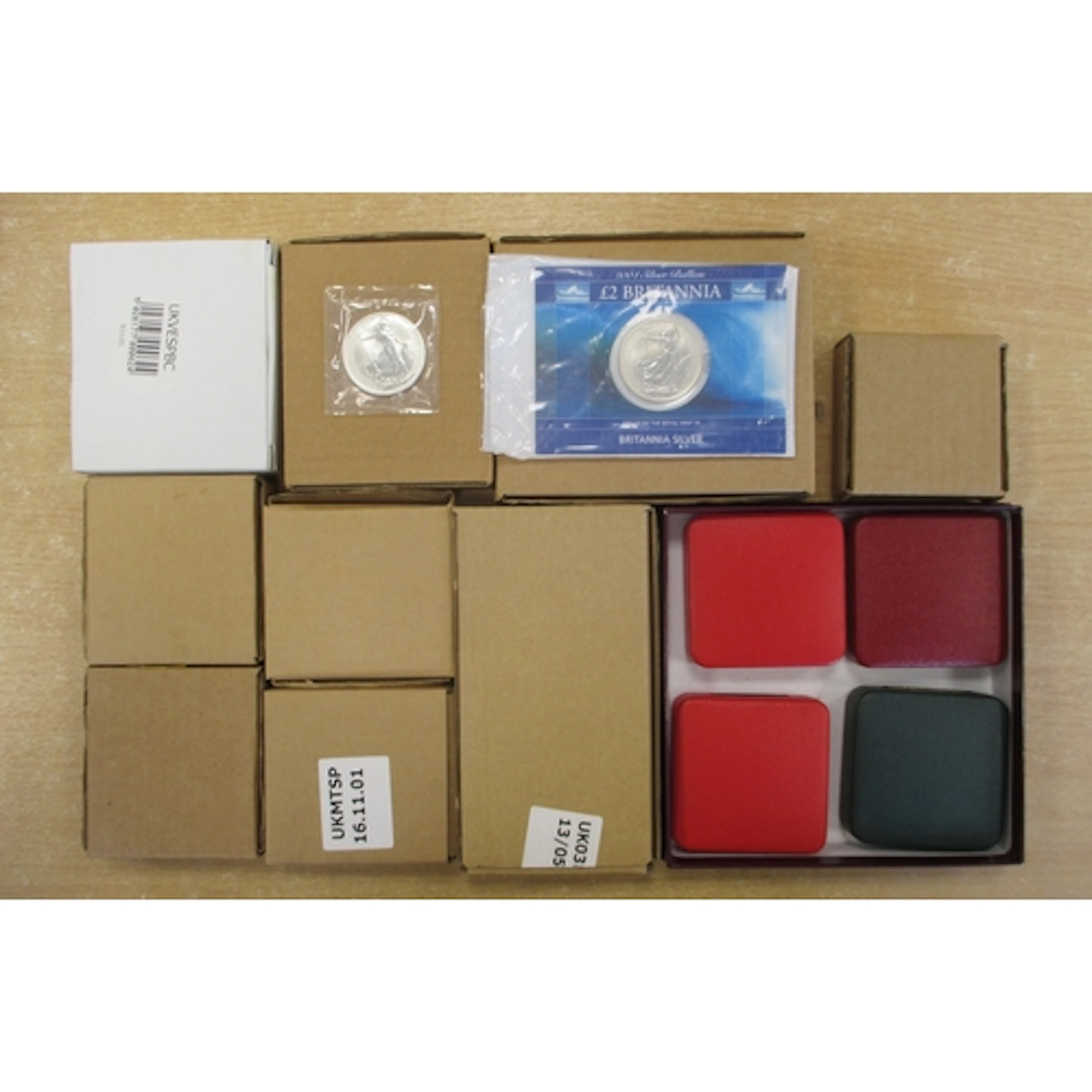 Collection of silver proof boxed coins and cased sets FDC, w...