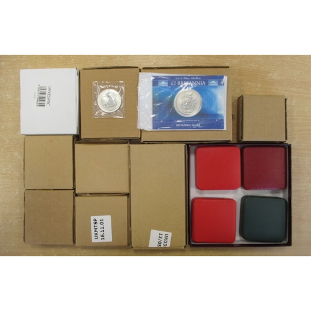 Collection of silver proof boxed coins and cased sets FDC, w...