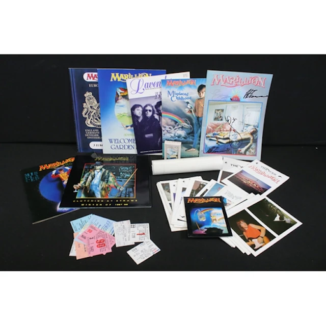 Memorabilia / Autographs - Collection of Marillion memorabil...